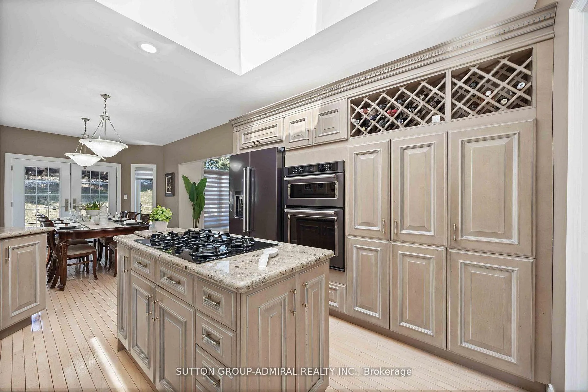 Photo 8 of 71 Glacier Court, Vaughan, Rural Vaughan — HOMEH
