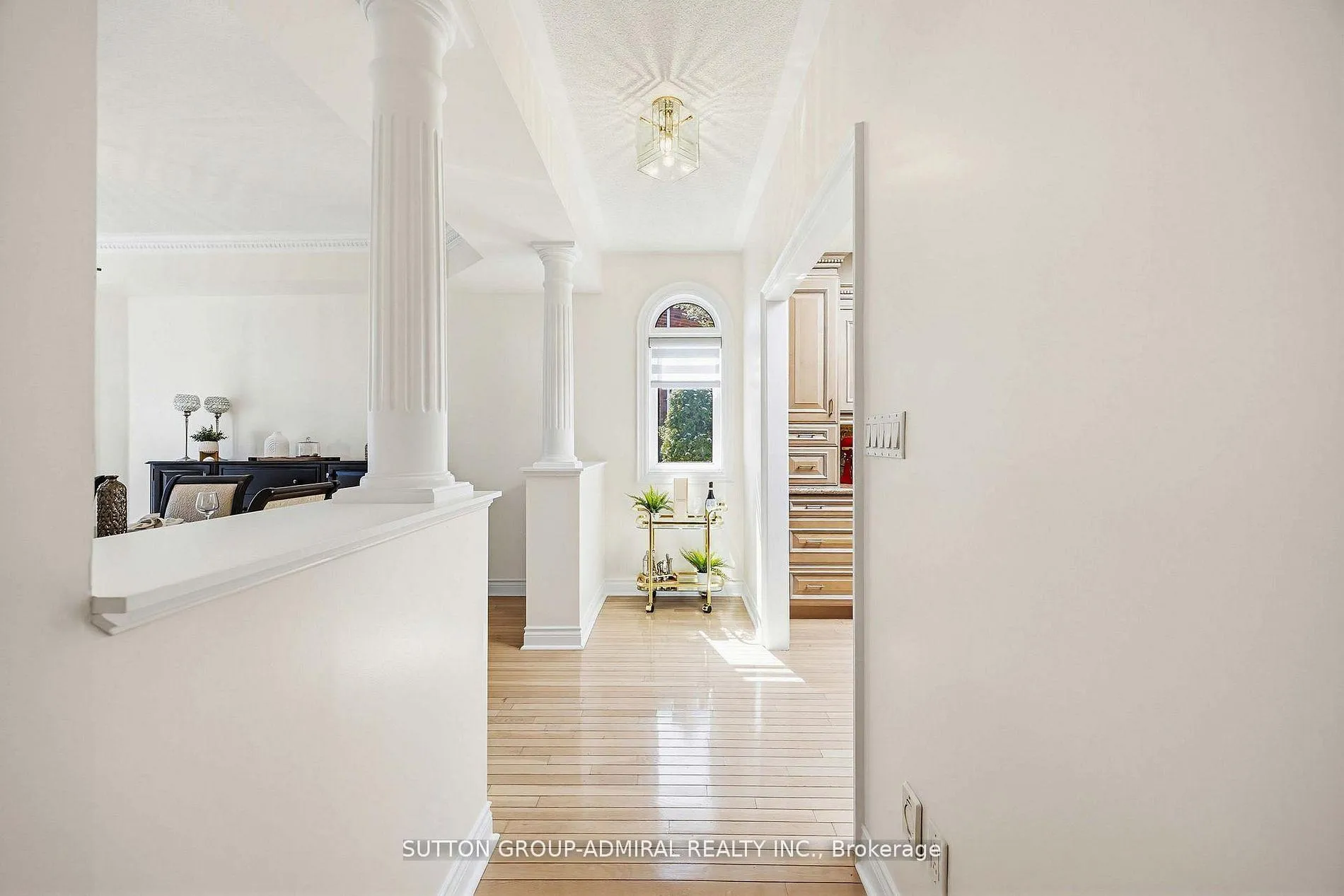 Photo 10 of 71 Glacier Court, Vaughan, Rural Vaughan — HOMEH