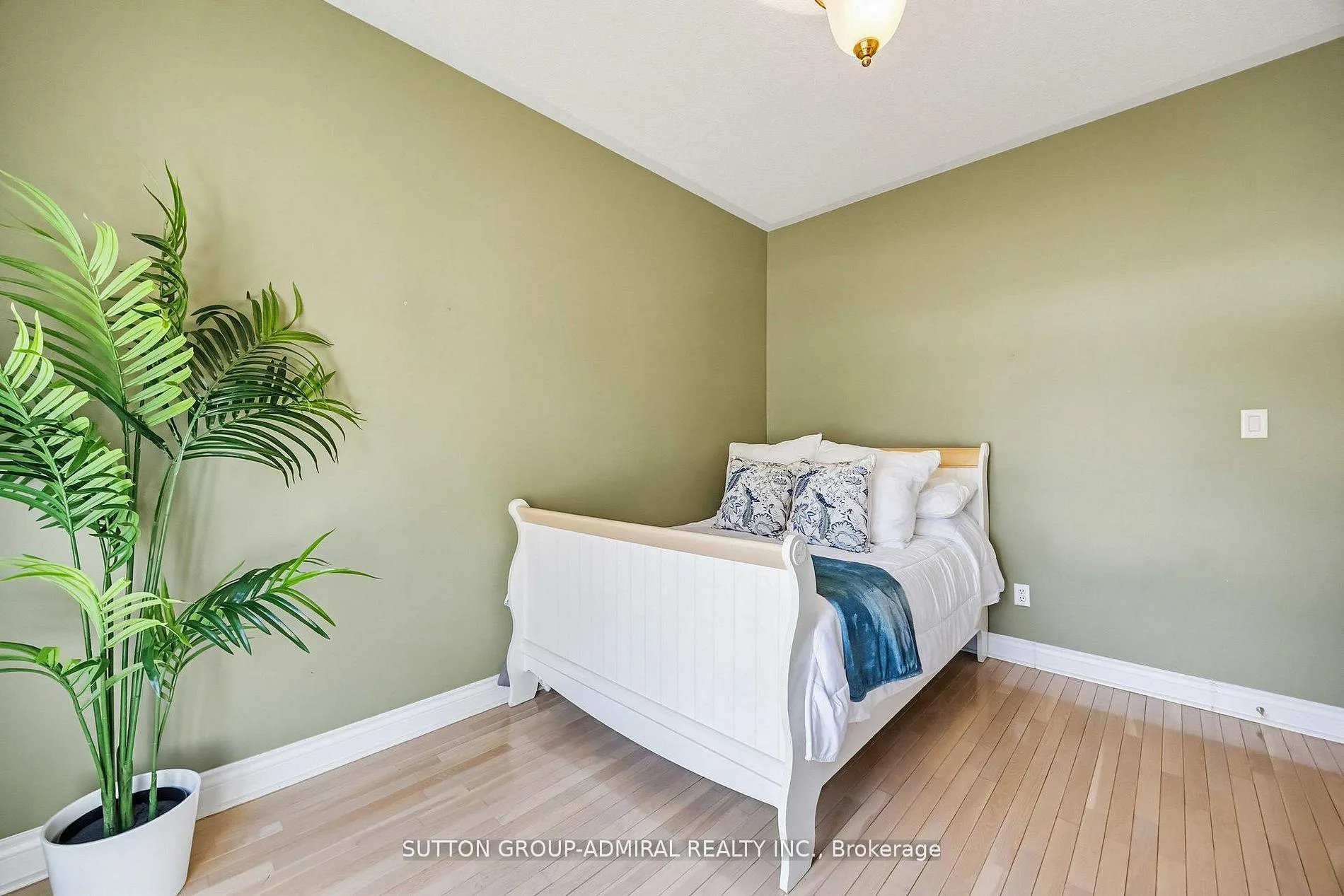 Photo 13 of 71 Glacier Court, Vaughan, Rural Vaughan — HOMEH