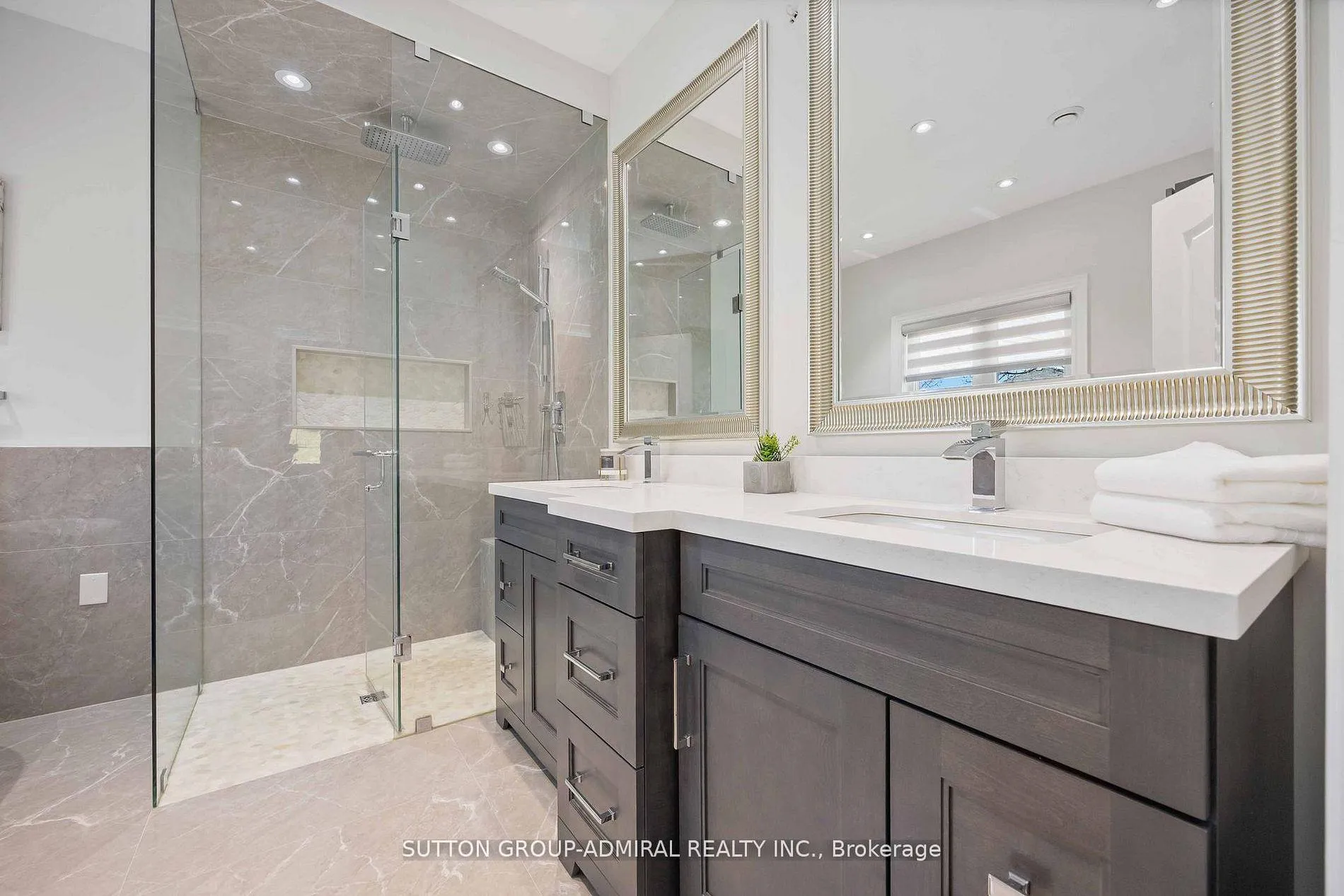 Photo 16 of 71 Glacier Court, Vaughan, Rural Vaughan — HOMEH