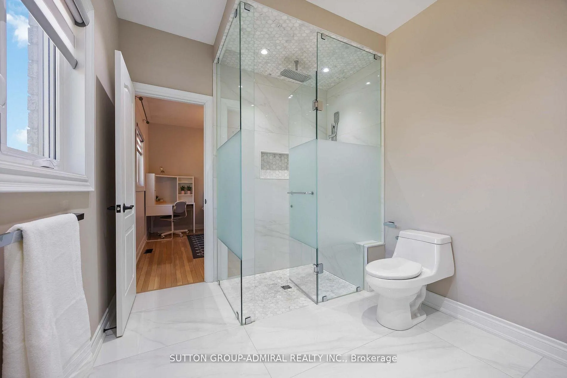 Photo 19 of 71 Glacier Court, Vaughan, Rural Vaughan — HOMEH