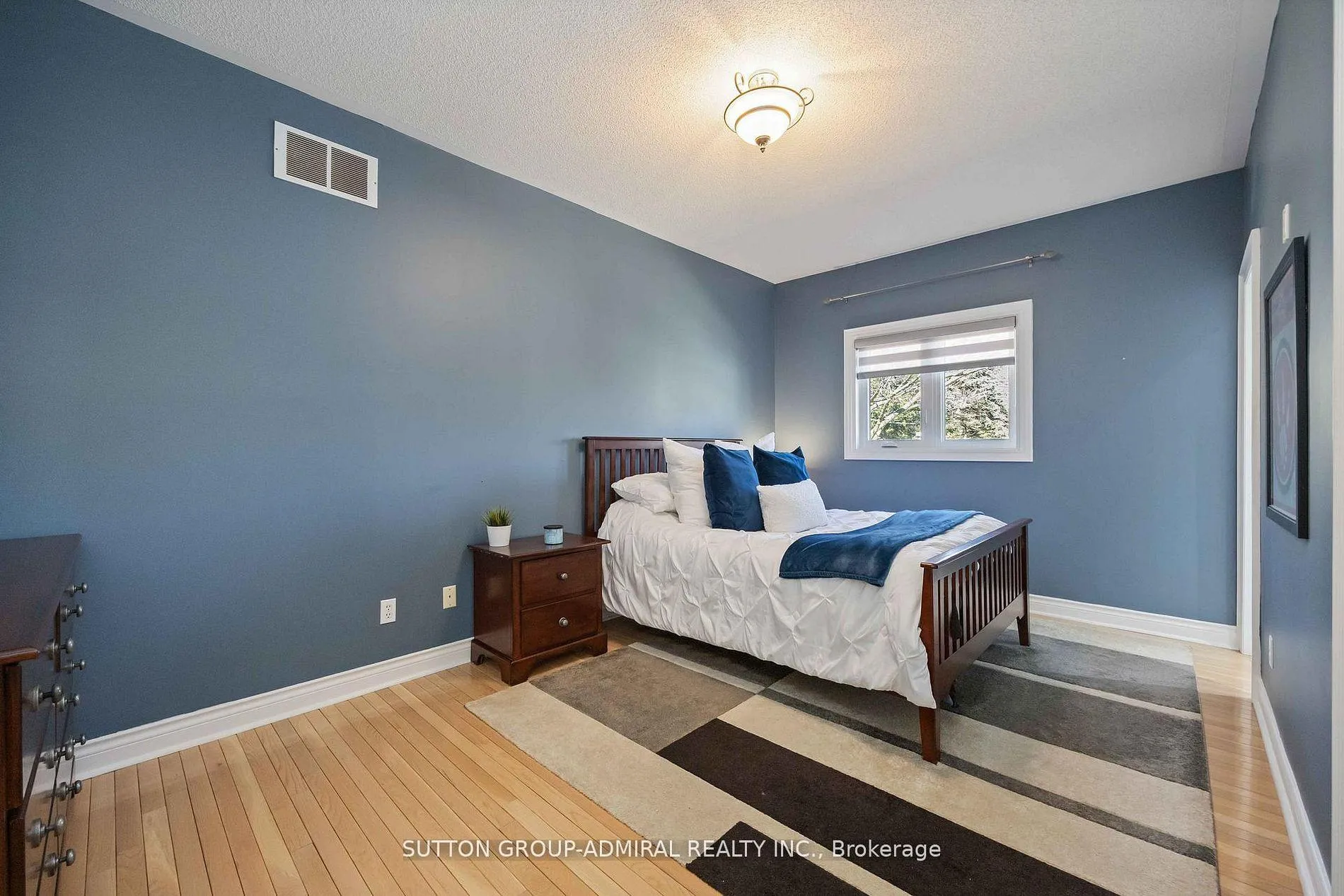 Photo 21 of 71 Glacier Court, Vaughan, Rural Vaughan — HOMEH