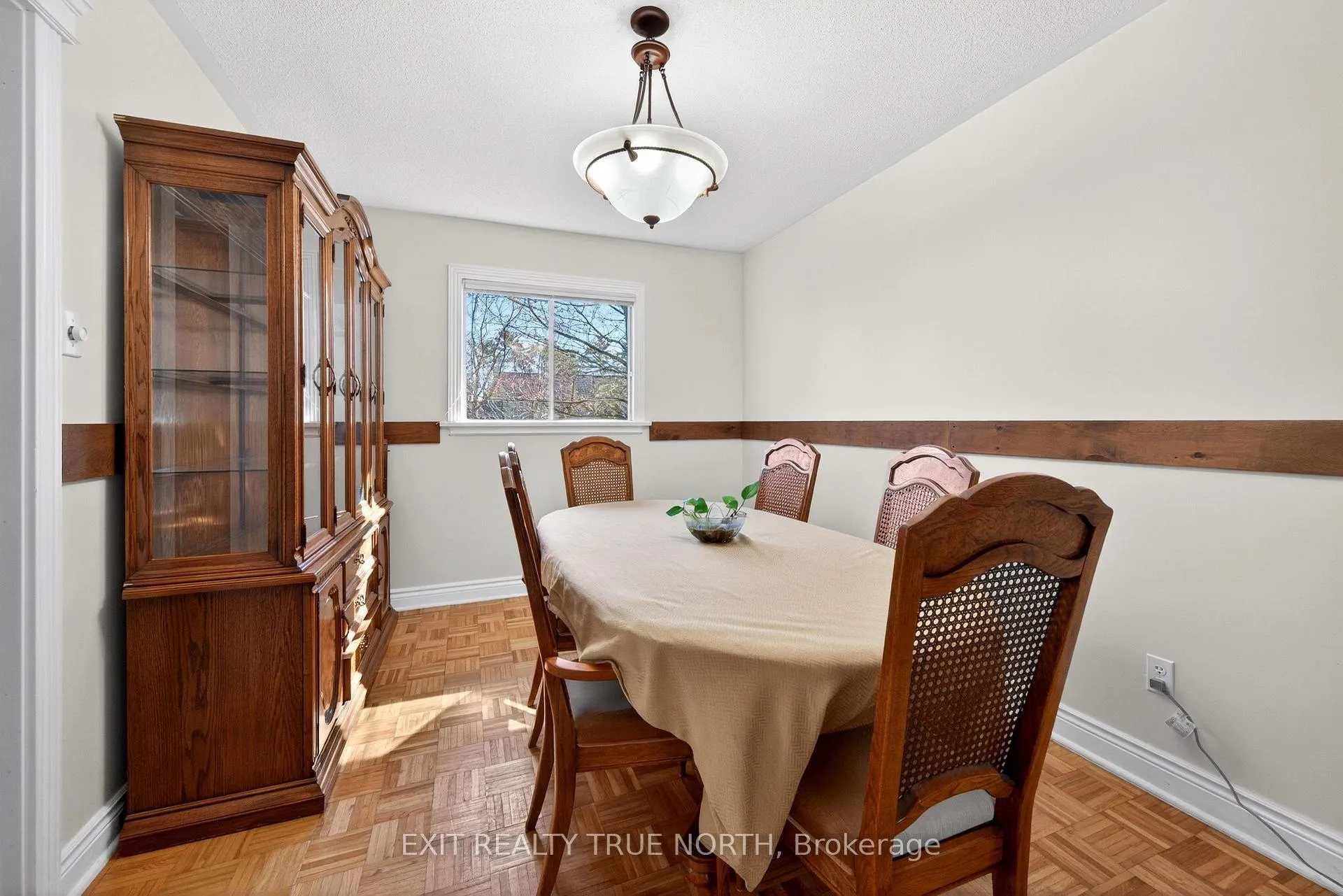 Photo 3 of 10 Grosvenor Drive, Tiny, Rural Tiny — HOMEH