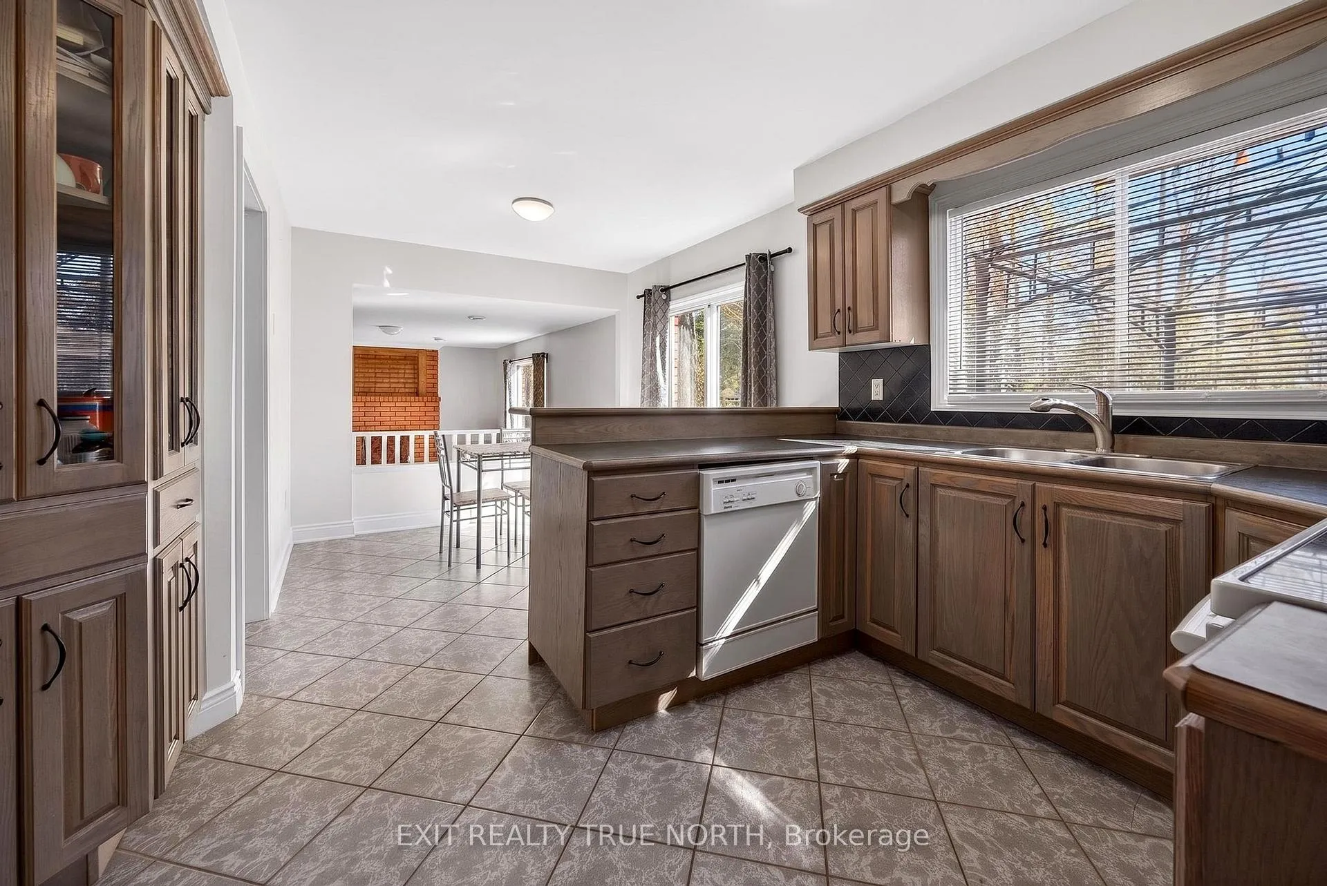 Photo 4 of 10 Grosvenor Drive, Tiny, Rural Tiny — HOMEH