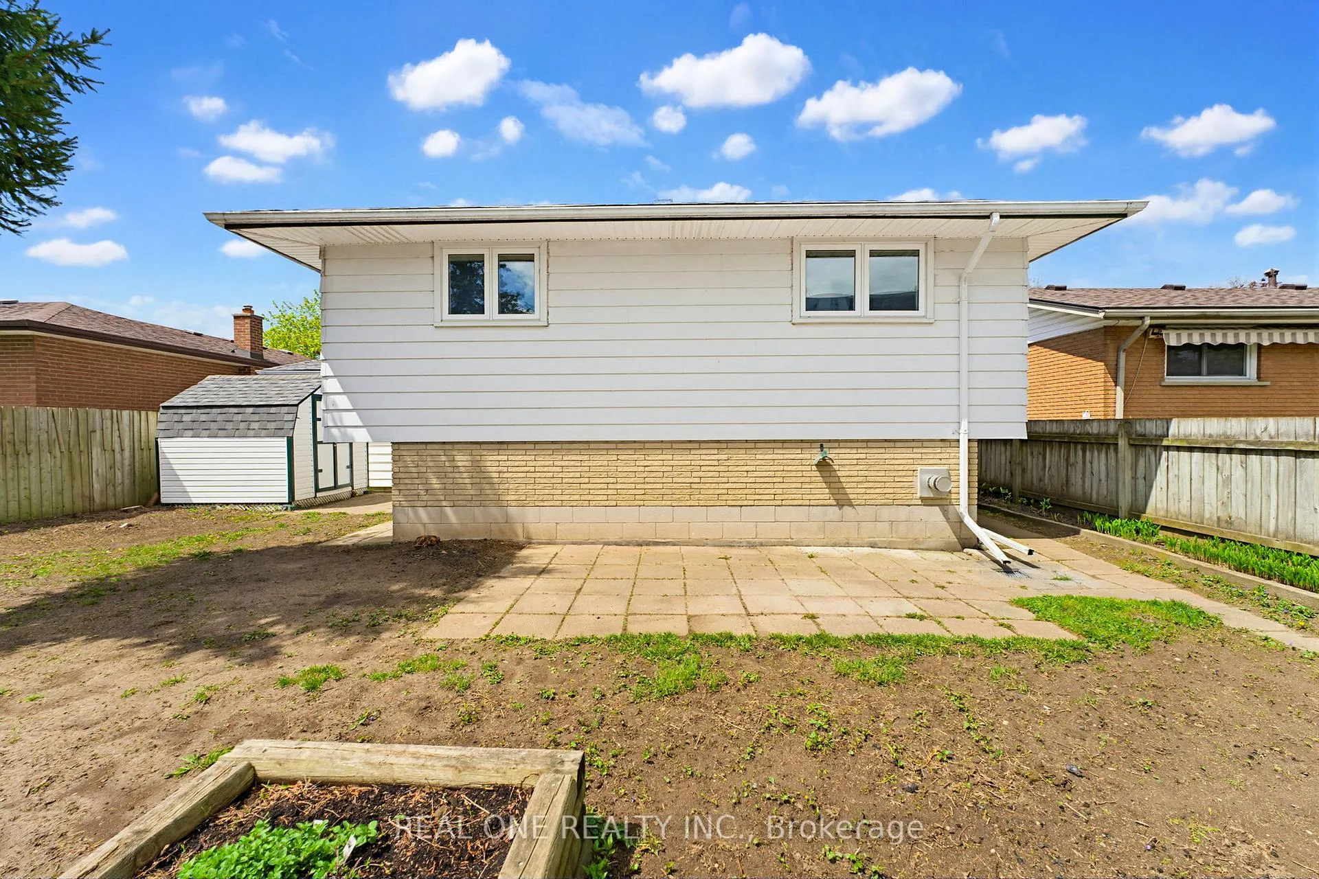Photo 35 of 63 Palm Crescent, Brantford — HOMEH