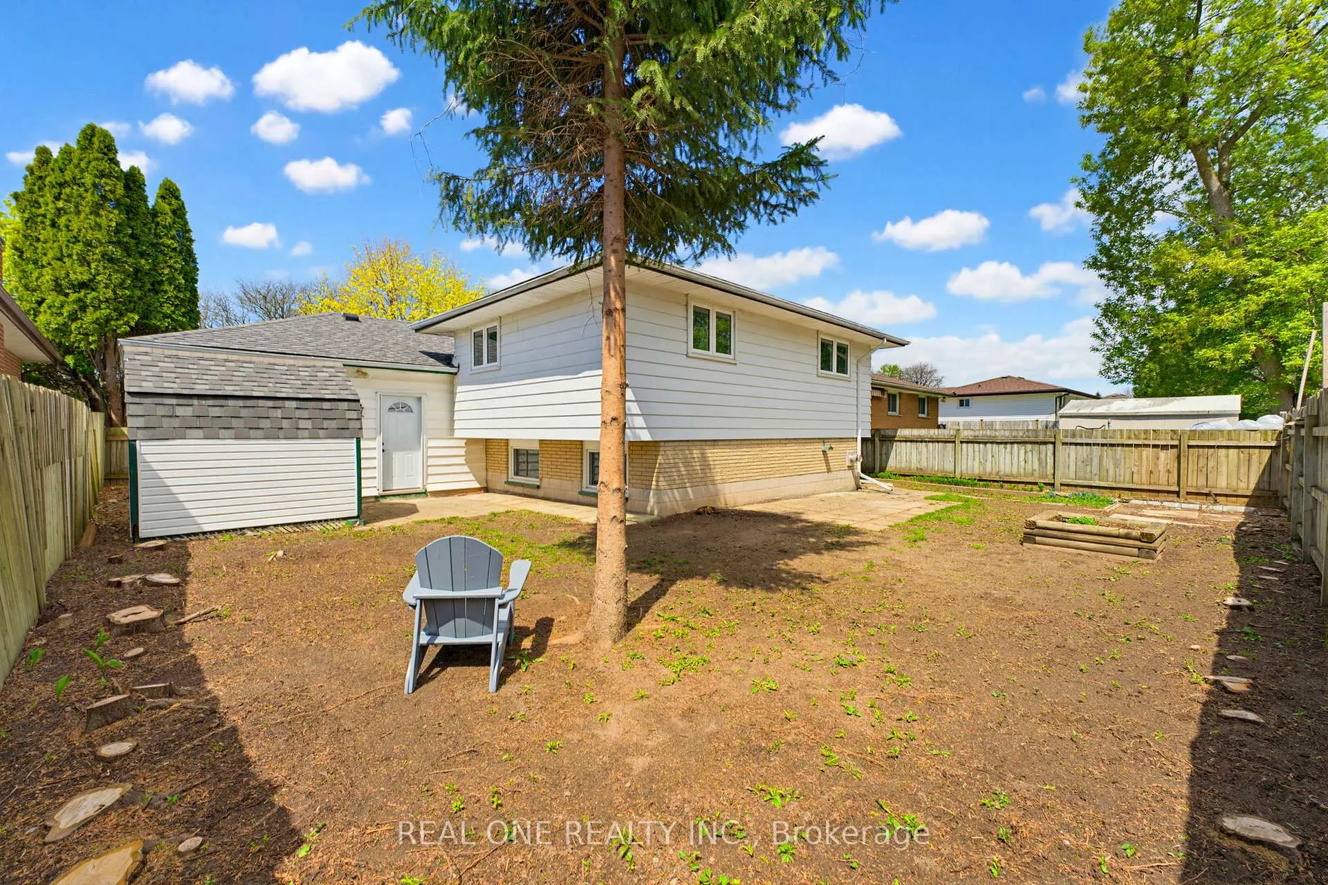 Photo 36 of 63 Palm Crescent, Brantford — HOMEH