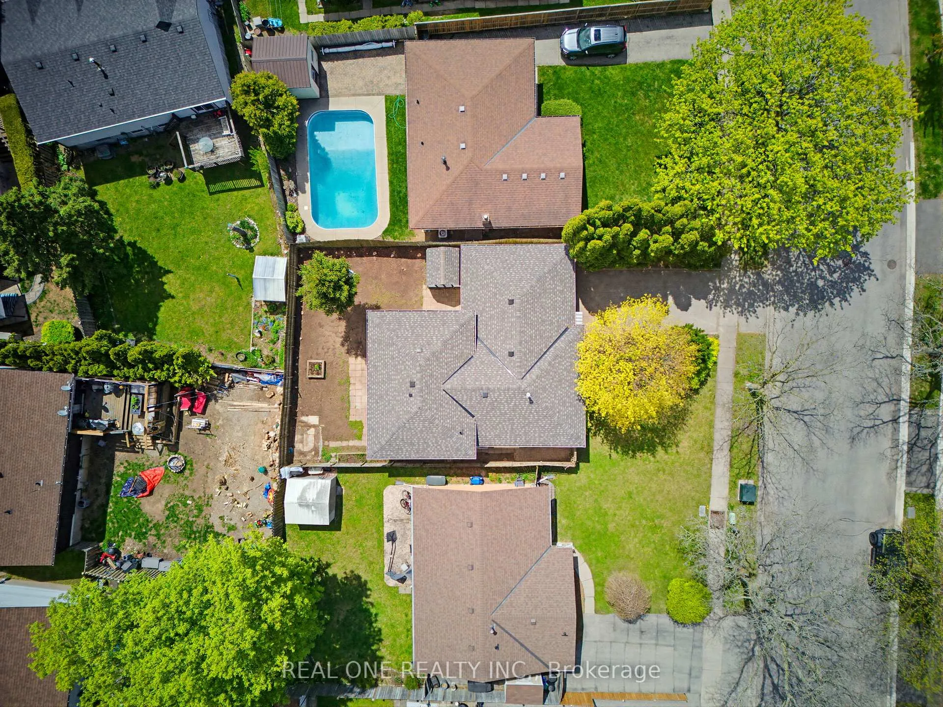 Photo 41 of 63 Palm Crescent, Brantford — HOMEH