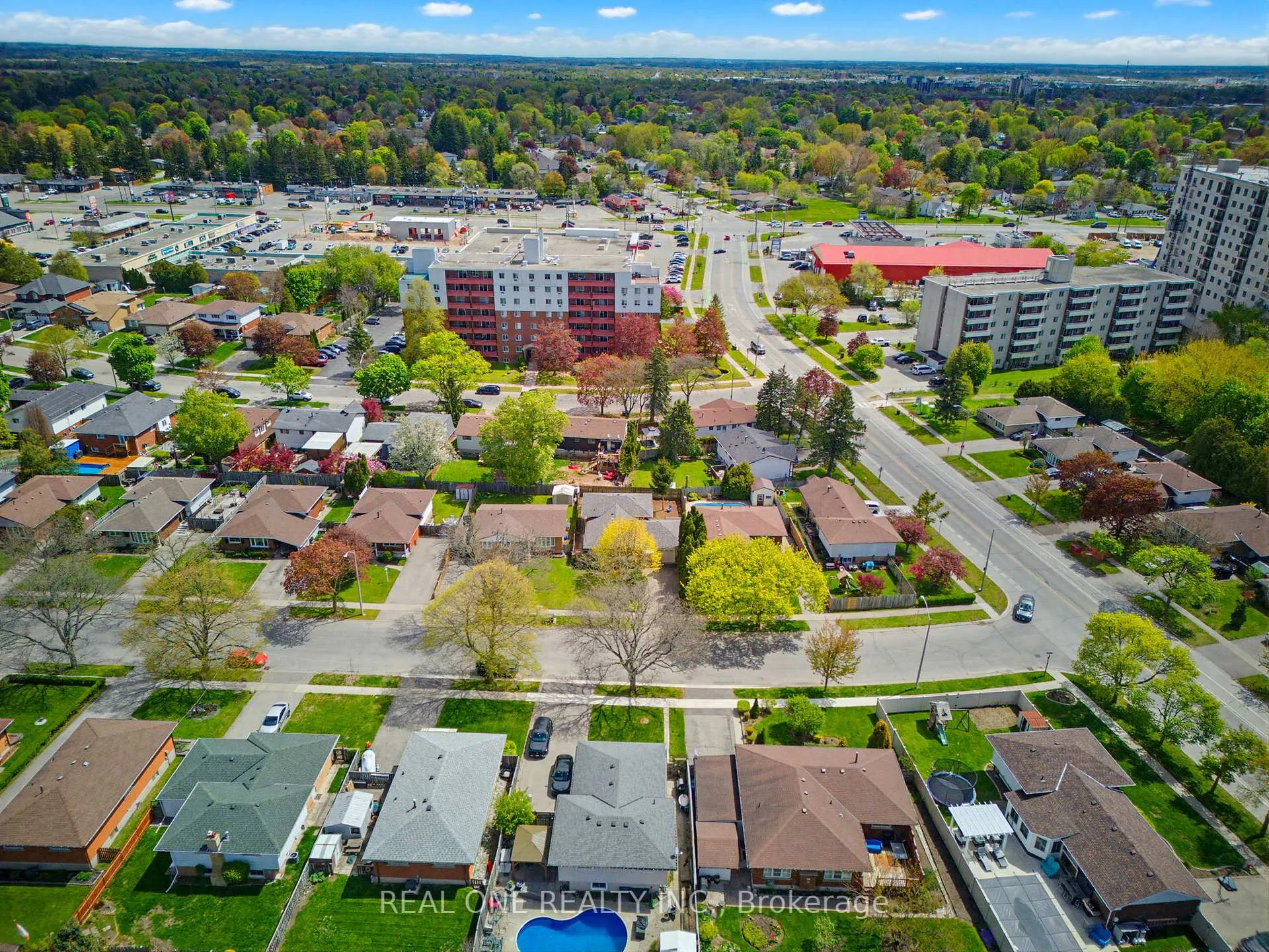 Photo 43 of 63 Palm Crescent, Brantford — HOMEH