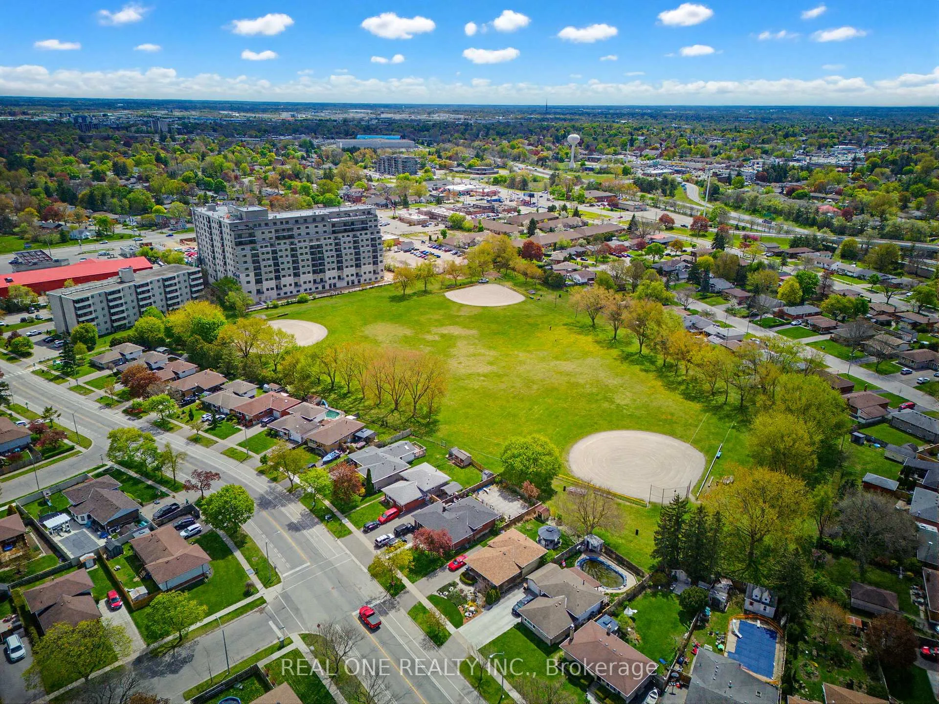 Photo 44 of 63 Palm Crescent, Brantford — HOMEH