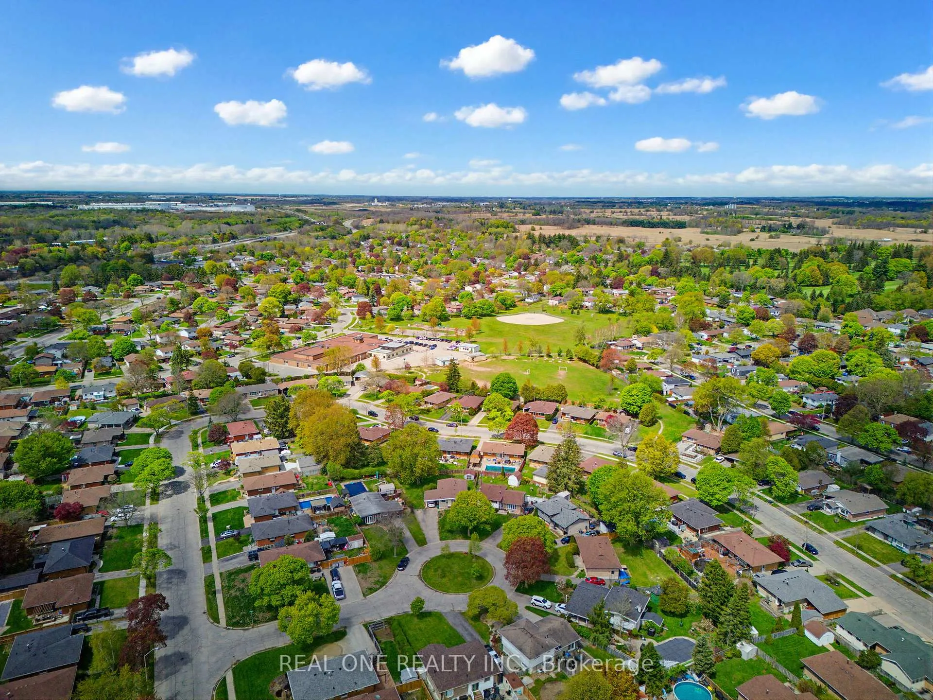 Photo 45 of 63 Palm Crescent, Brantford — HOMEH