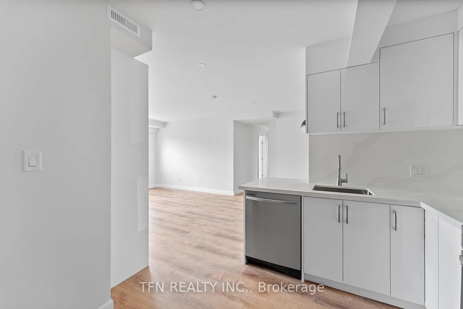 Photo 6 of Unit 304, 1328 Gerrard Street E, Toronto, Greenwood-Coxwell — HOMEH