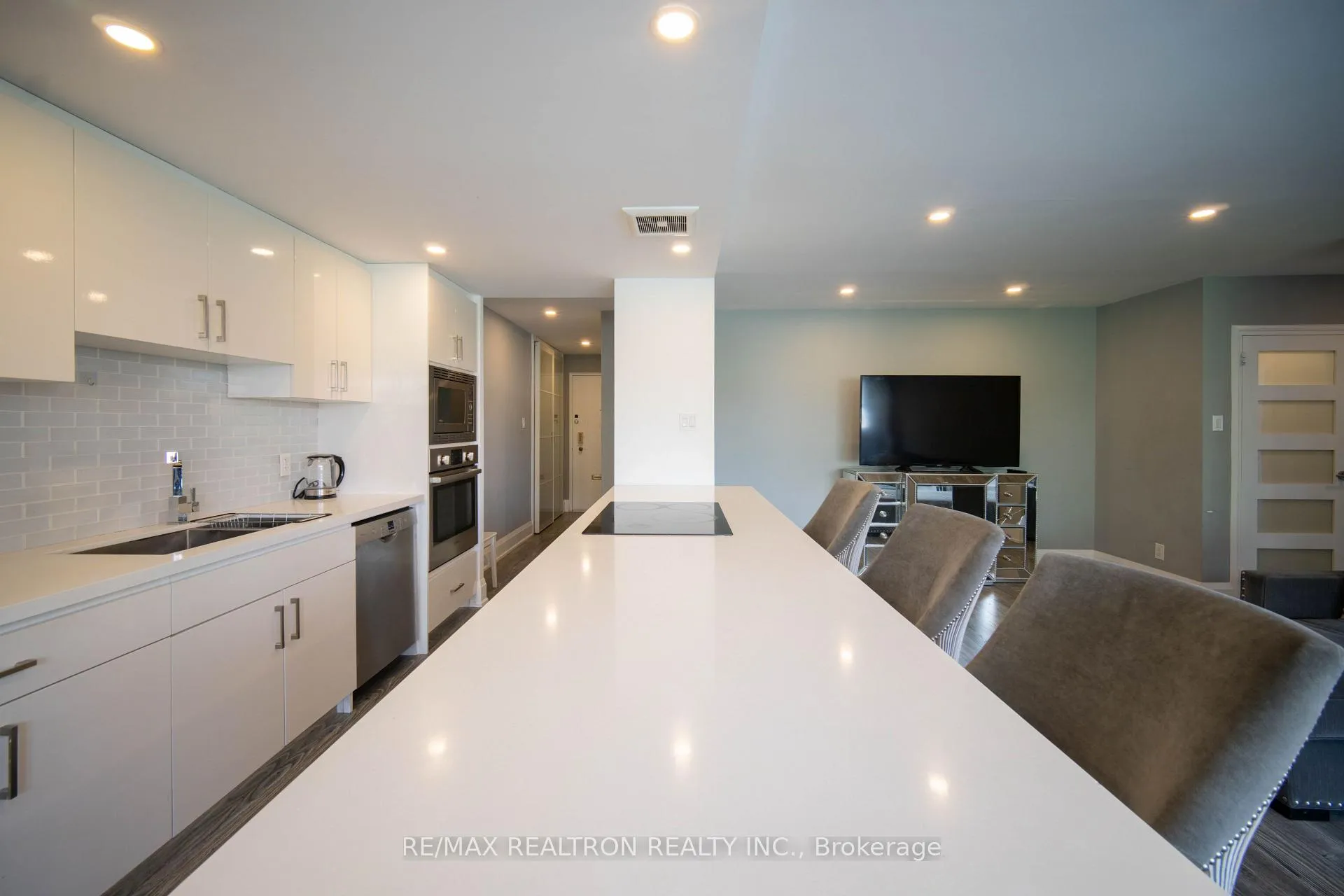 Photo 12 of Unit 506, 60 Montclair Avenue, Toronto, Forest Hill South — HOMEH
