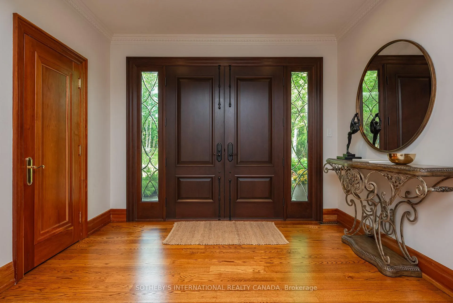Photo 5 of 101 Paula Court, Vaughan, Kleinburg — HOMEH