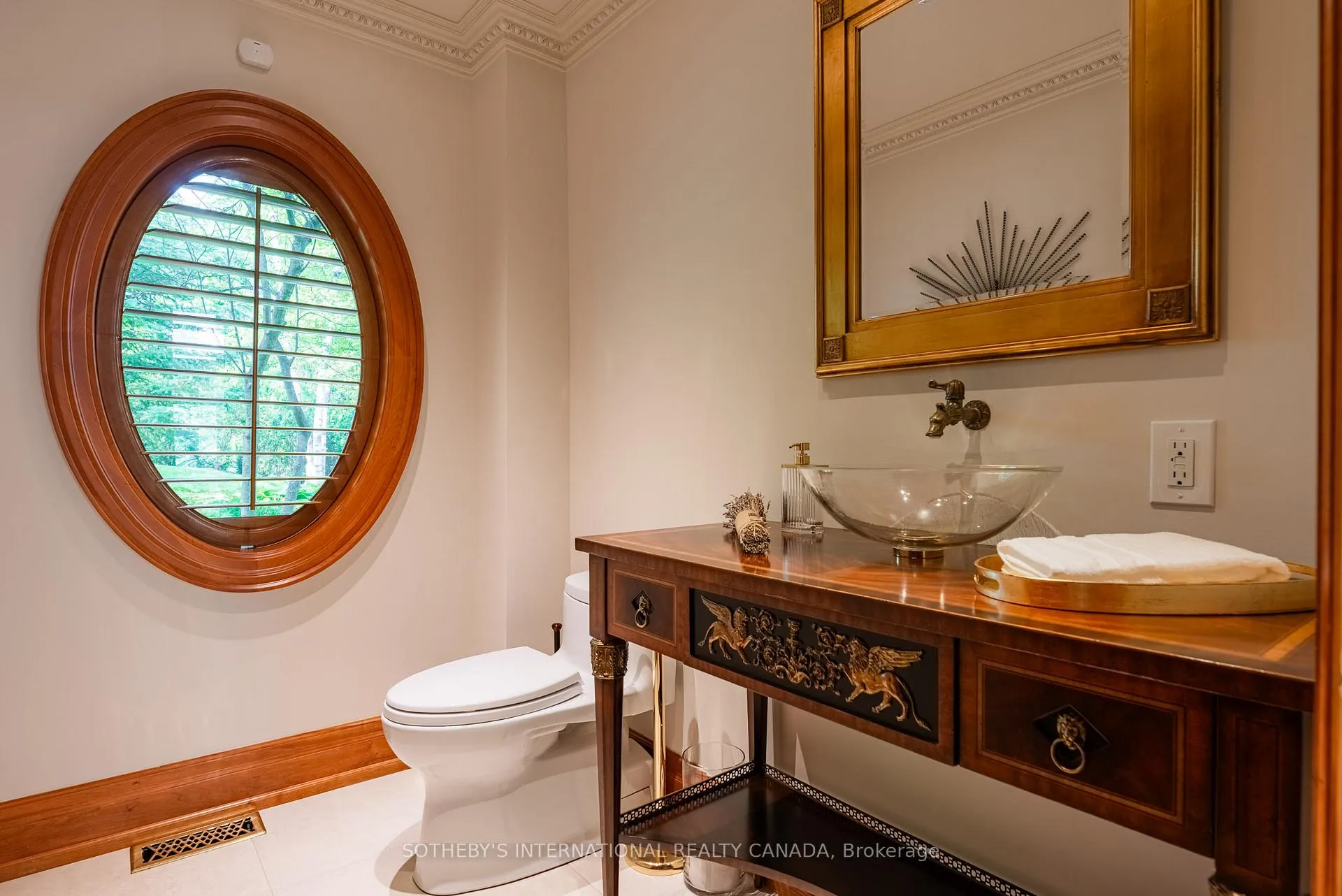 Photo 6 of 101 Paula Court, Vaughan, Kleinburg — HOMEH