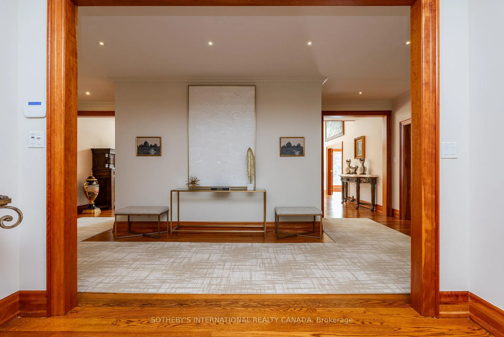Photo 7 of 101 Paula Court, Vaughan, Kleinburg — HOMEH