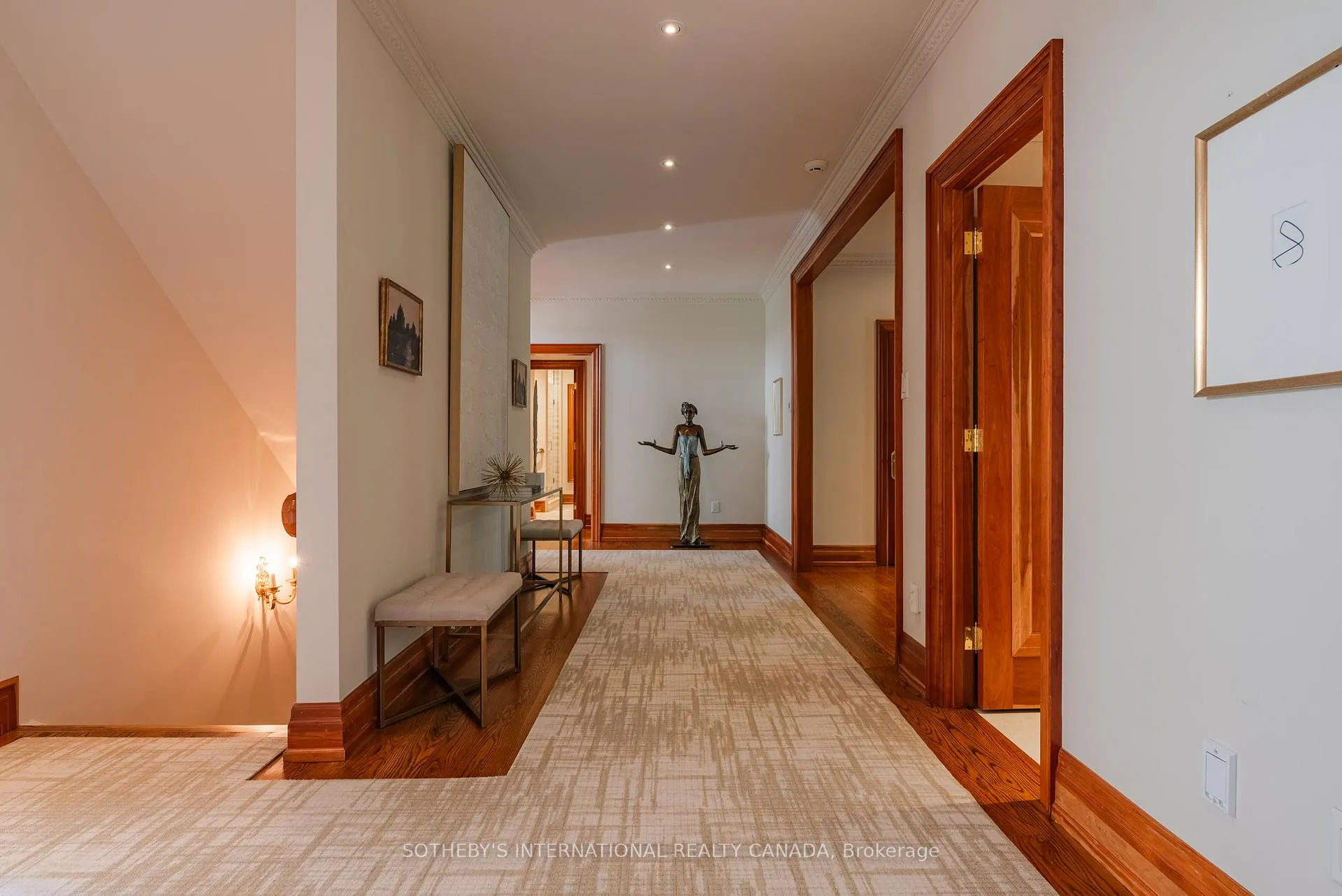 Photo 8 of 101 Paula Court, Vaughan, Kleinburg — HOMEH
