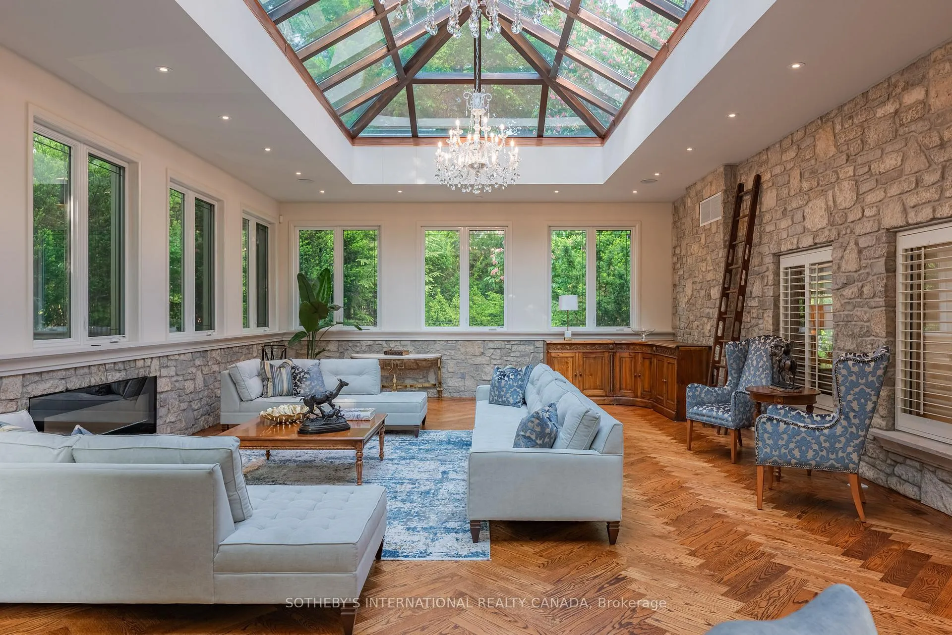 Photo 17 of 101 Paula Court, Vaughan, Kleinburg — HOMEH
