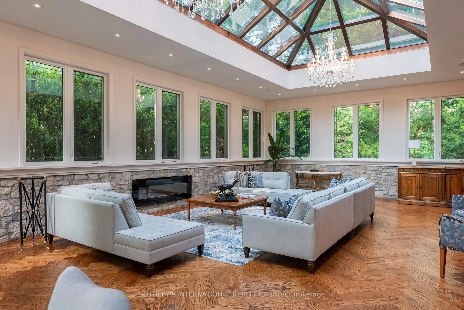 Photo 18 of 101 Paula Court, Vaughan, Kleinburg — HOMEH