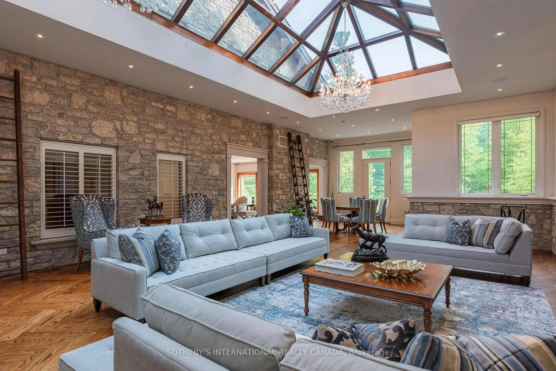 Photo 20 of 101 Paula Court, Vaughan, Kleinburg — HOMEH