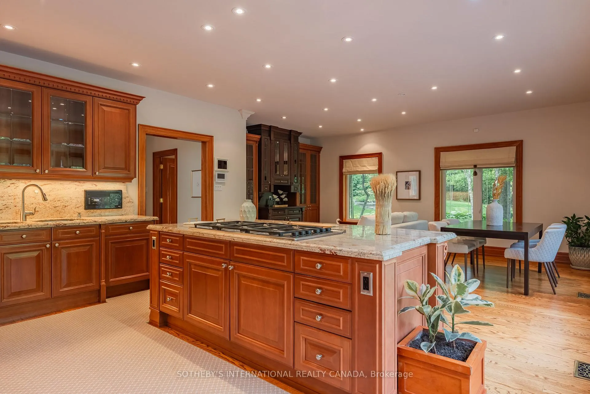 Photo 23 of 101 Paula Court, Vaughan, Kleinburg — HOMEH