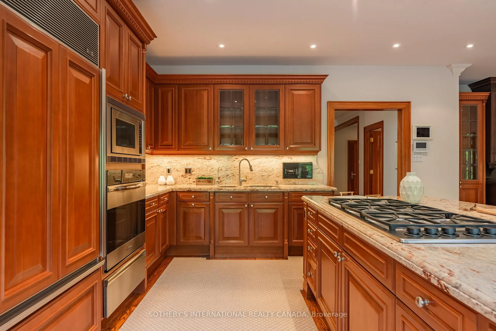 Photo 24 of 101 Paula Court, Vaughan, Kleinburg — HOMEH