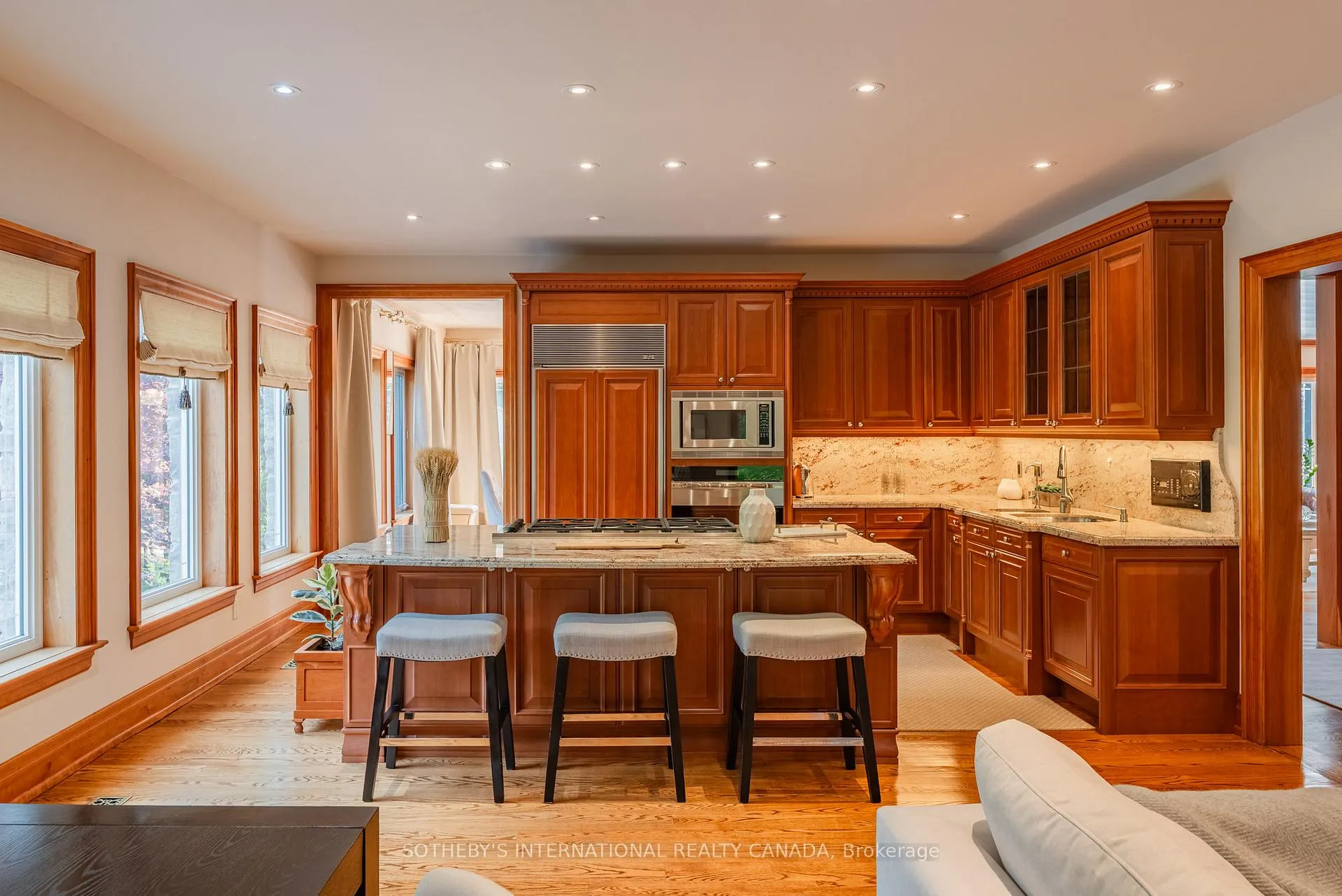 Photo 25 of 101 Paula Court, Vaughan, Kleinburg — HOMEH