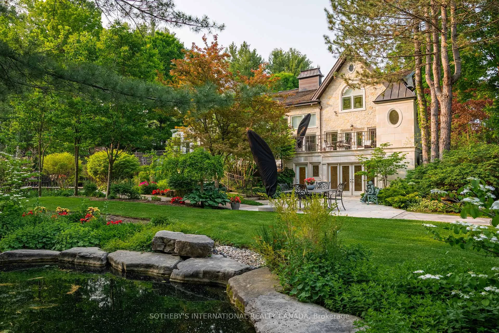 Photo 44 of 101 Paula Court, Vaughan, Kleinburg — HOMEH