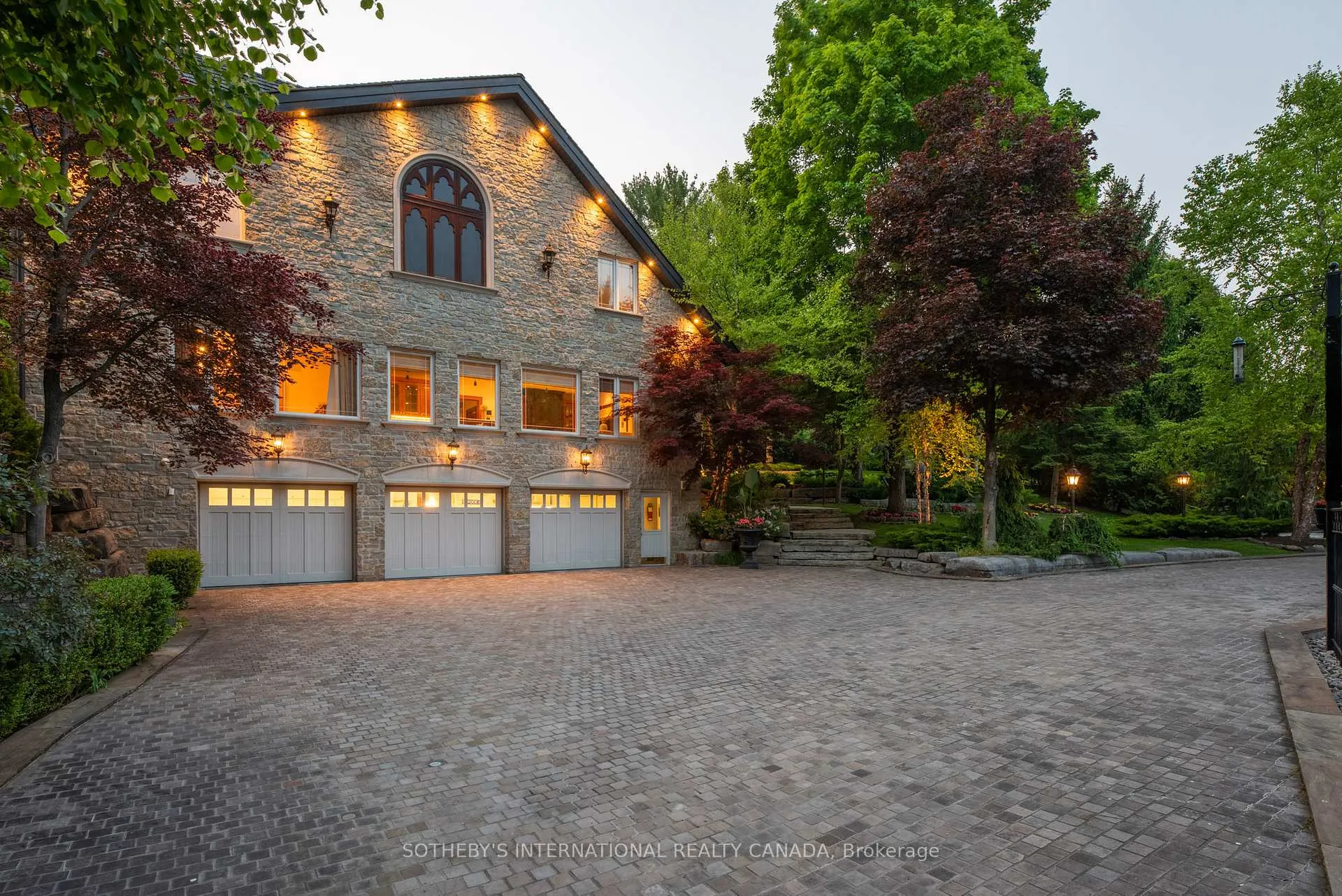 Photo 46 of 101 Paula Court, Vaughan, Kleinburg — HOMEH