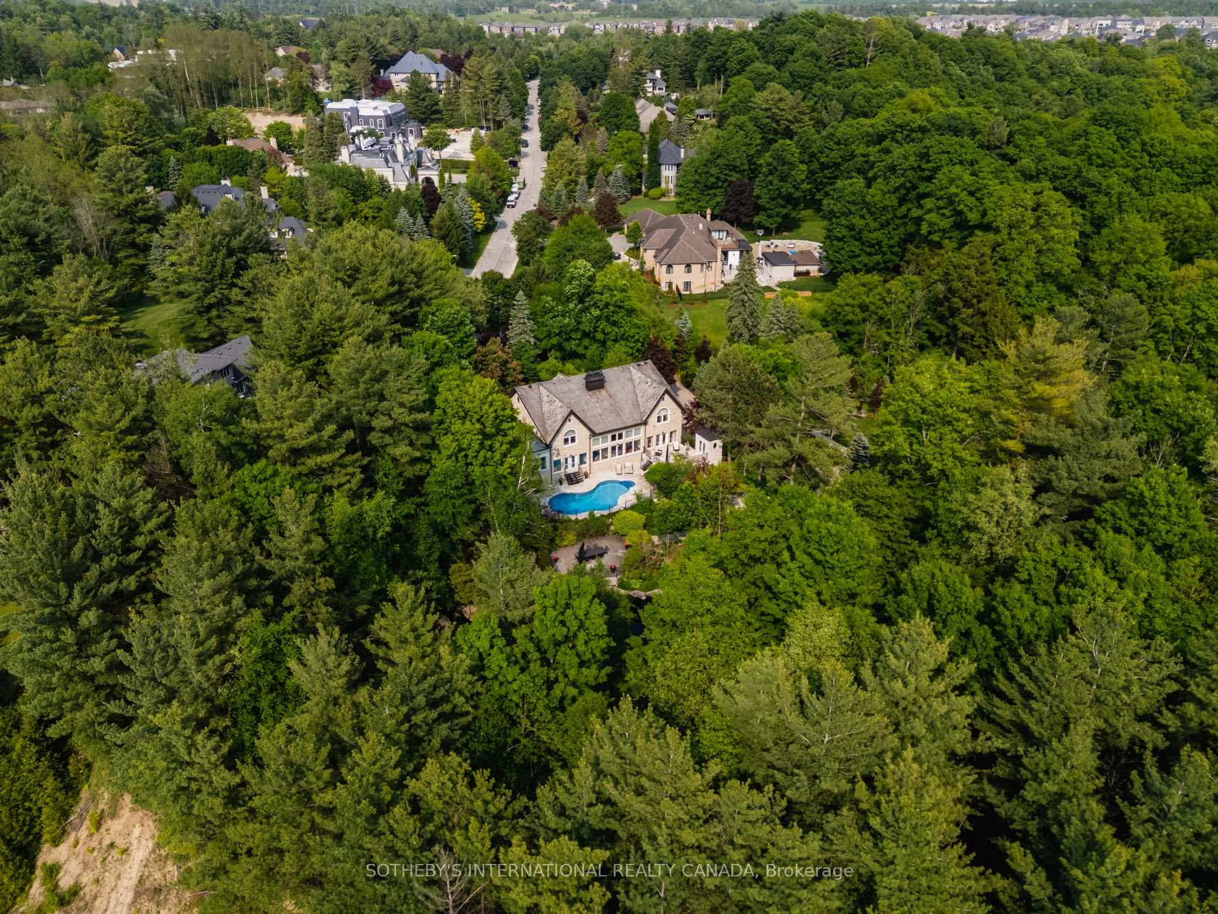 Photo 47 of 101 Paula Court, Vaughan, Kleinburg — HOMEH