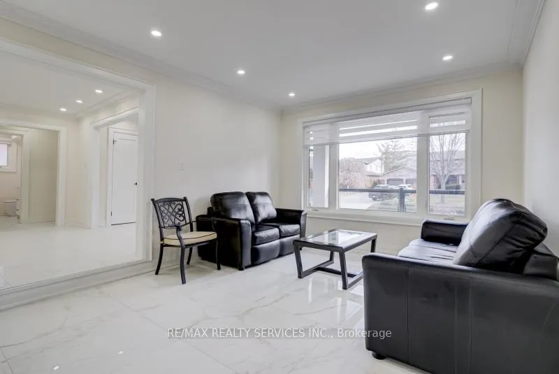 Photo 9 of 30 Queen Post Drive, Vaughan, East Woodbridge — HOMEH