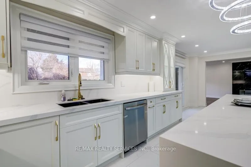 Photo 14 of 30 Queen Post Drive, Vaughan, East Woodbridge — HOMEH