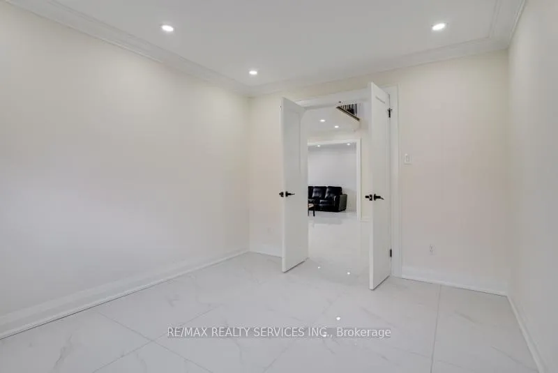 Photo 22 of 30 Queen Post Drive, Vaughan, East Woodbridge — HOMEH