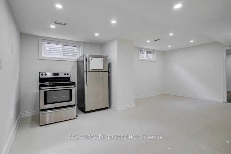 Photo 42 of 30 Queen Post Drive, Vaughan, East Woodbridge — HOMEH
