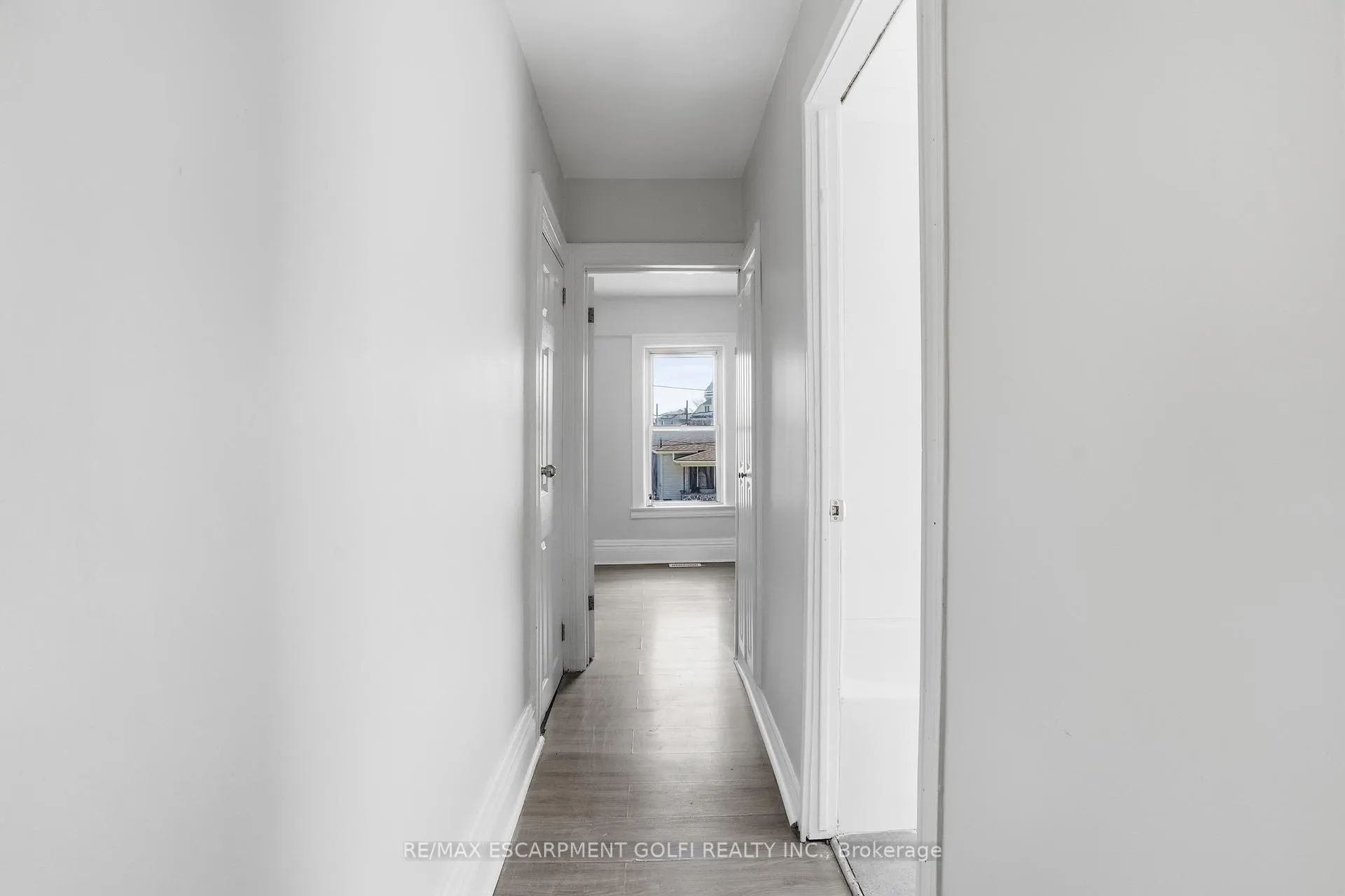 Photo 18 of 5671-5673 Desson Avenue, Niagara Falls, Clifton Hill — HOMEH