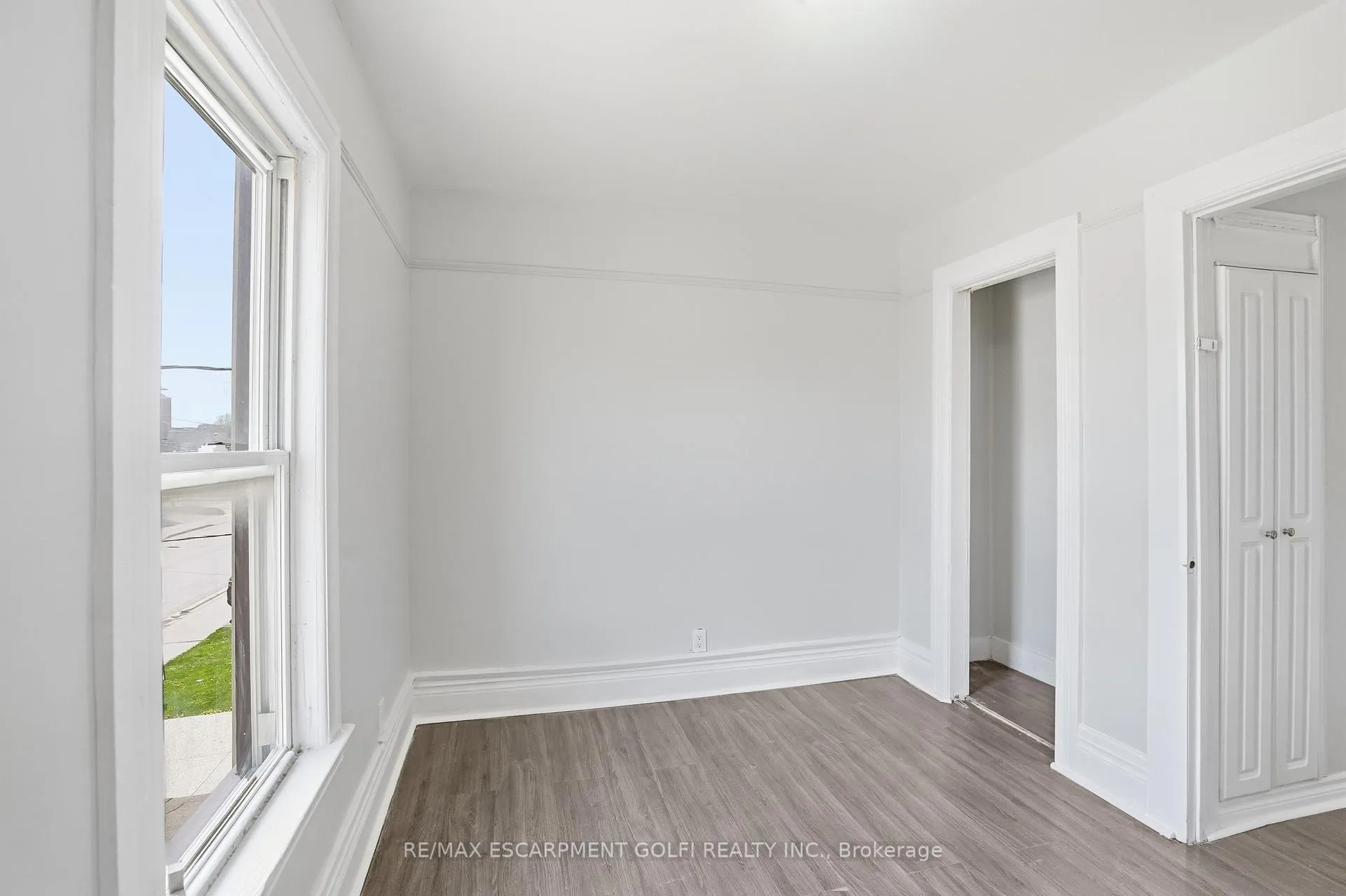 Photo 22 of 5671-5673 Desson Avenue, Niagara Falls, Clifton Hill — HOMEH