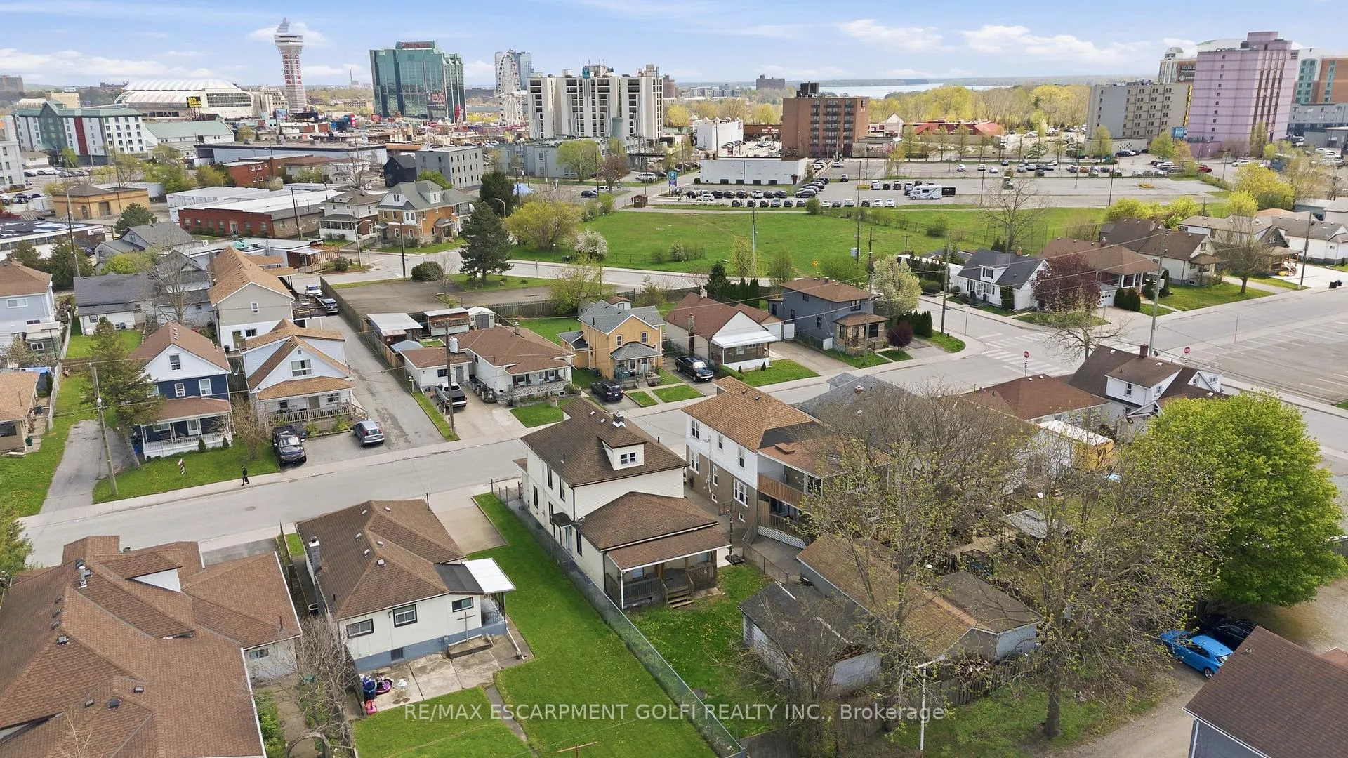 Photo 48 of 5671-5673 Desson Avenue, Niagara Falls, Clifton Hill — HOMEH