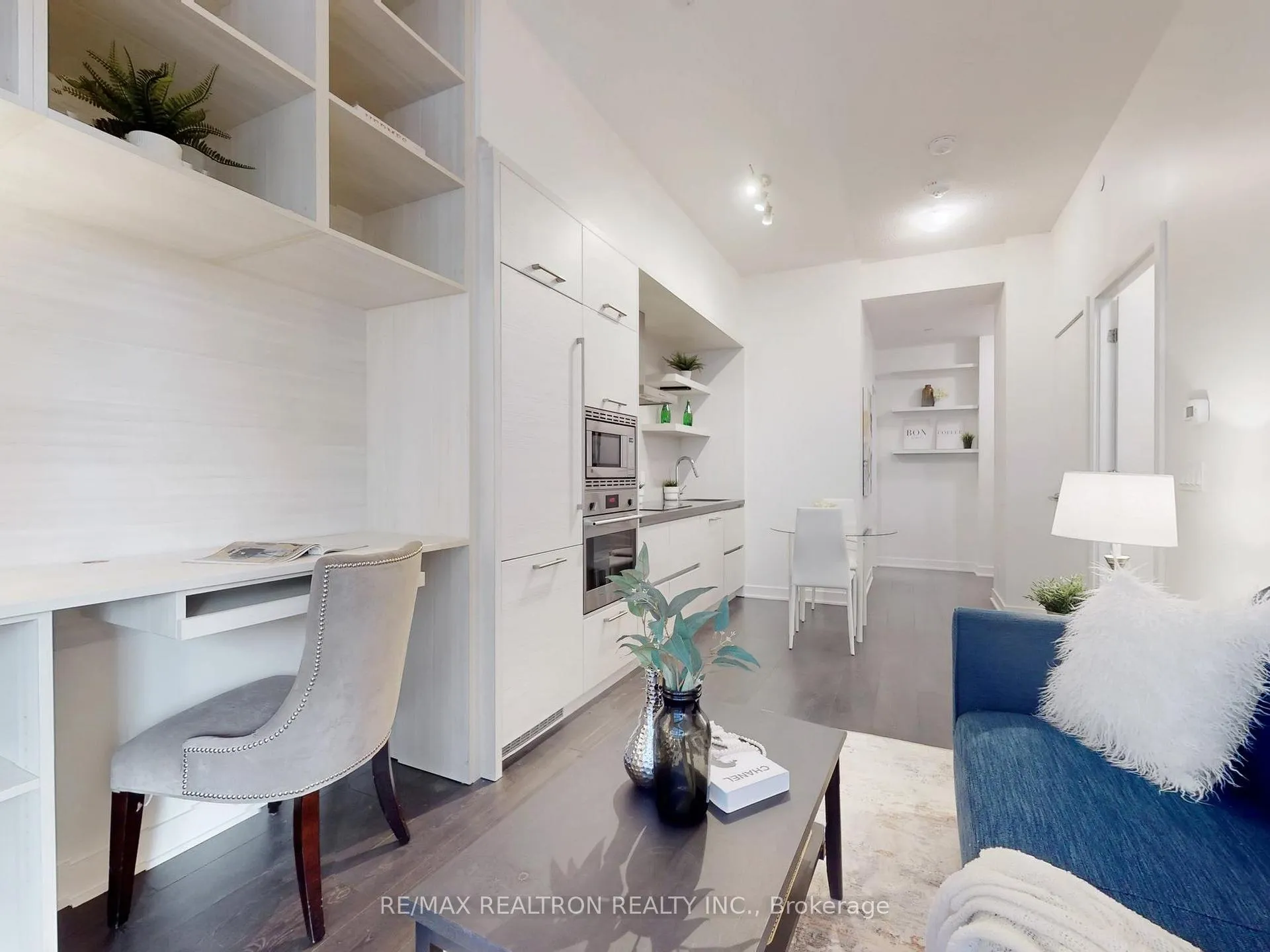Photo 5 of Unit 213, 2221 Yonge Street, Toronto, Mount Pleasant West — HOMEH