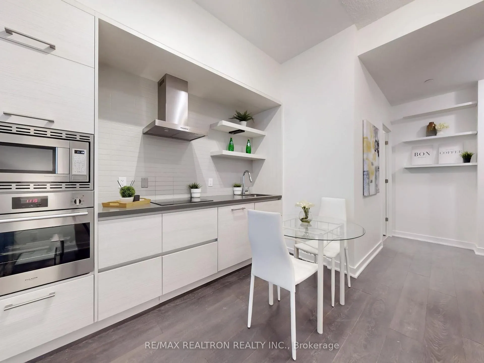 Photo 7 of Unit 213, 2221 Yonge Street, Toronto, Mount Pleasant West — HOMEH