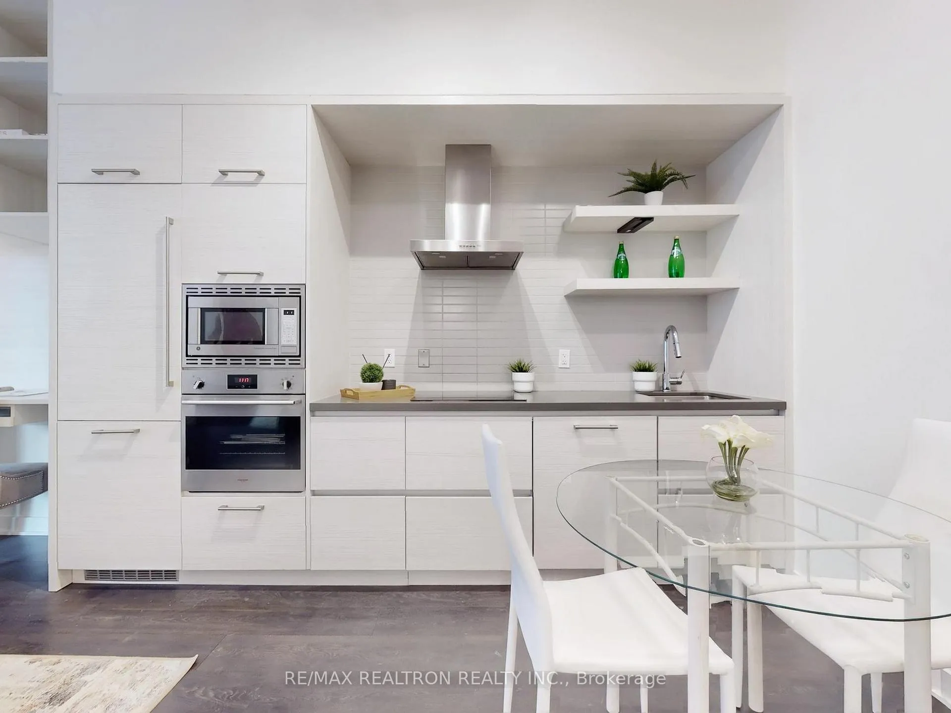 Photo 8 of Unit 213, 2221 Yonge Street, Toronto, Mount Pleasant West — HOMEH
