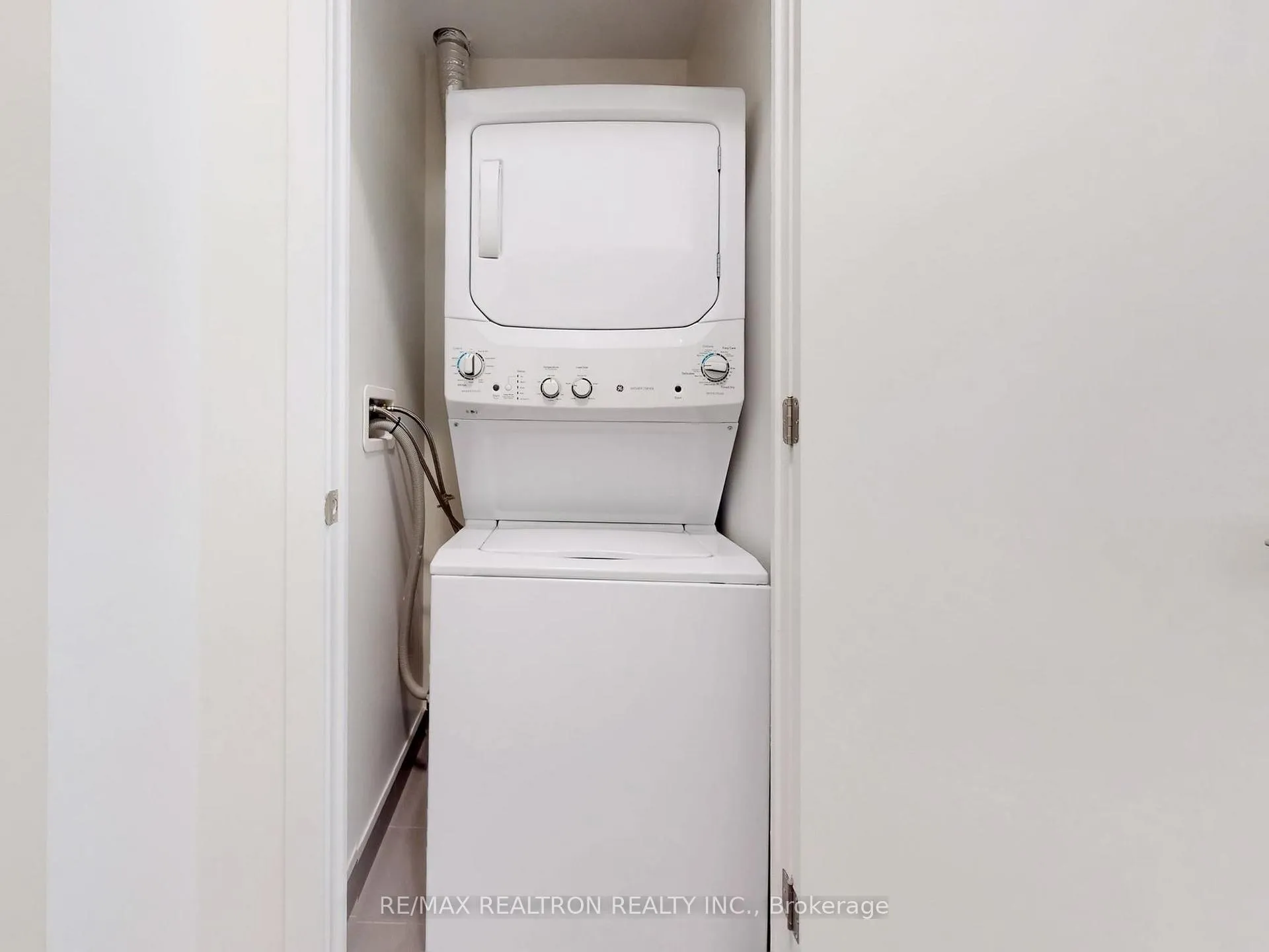 Photo 15 of Unit 213, 2221 Yonge Street, Toronto, Mount Pleasant West — HOMEH