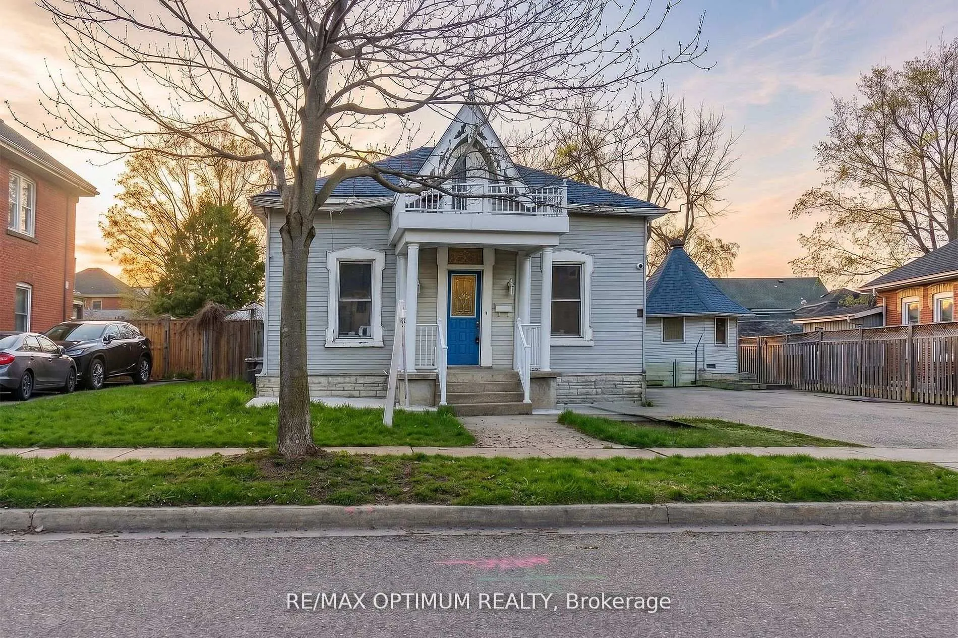 Photo 24 of 4 Denison Avenue, Brampton, Downtown Brampton — HOMEH