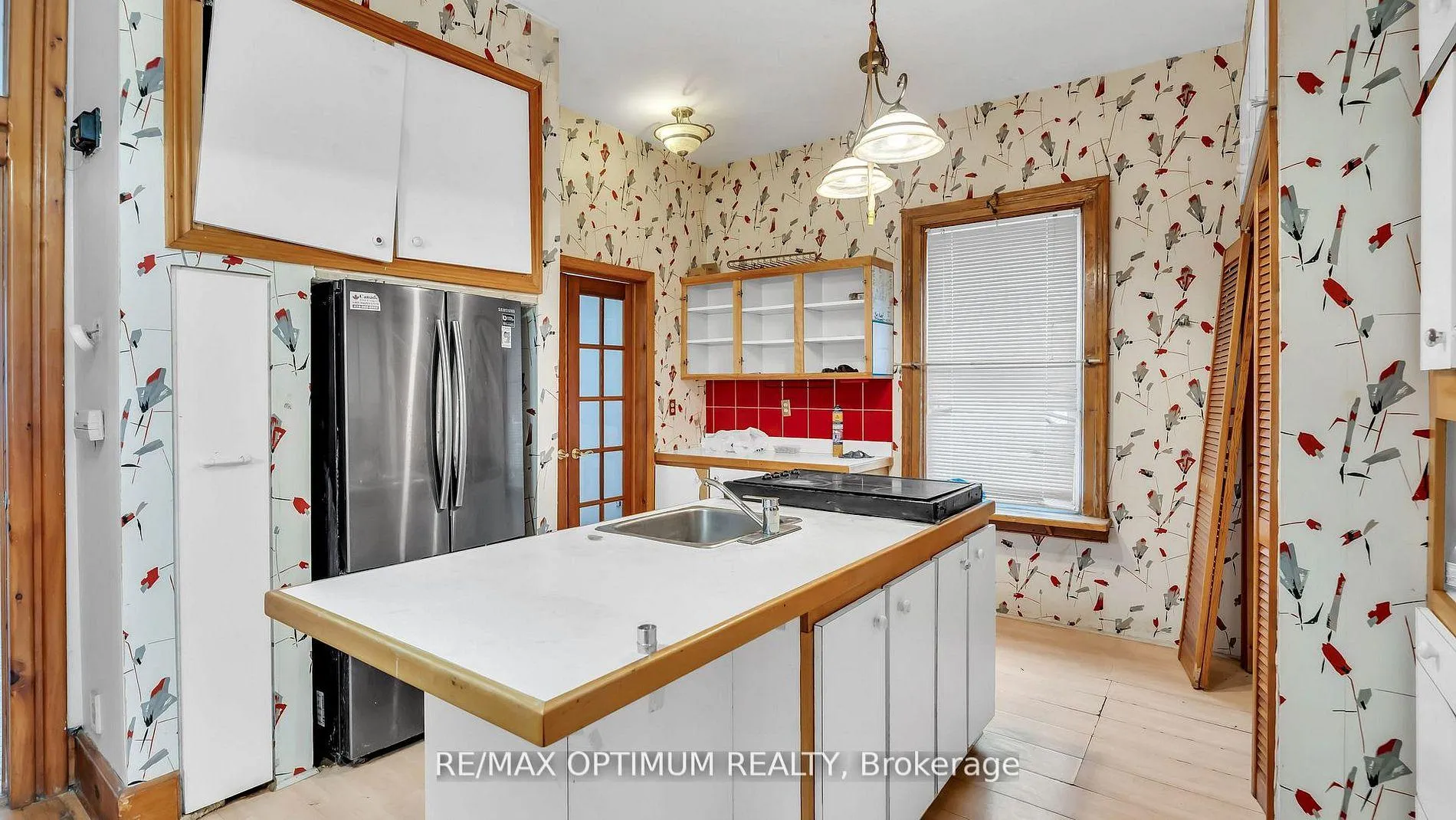 Photo 11 of 4 Denison Avenue, Brampton, Downtown Brampton — HOMEH
