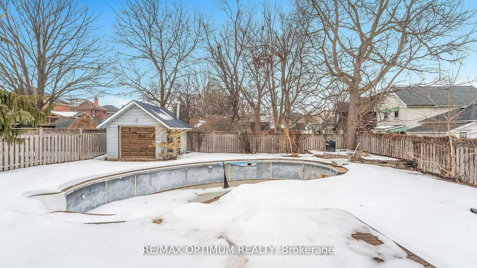 Photo 18 of 4 Denison Avenue, Brampton, Downtown Brampton — HOMEH
