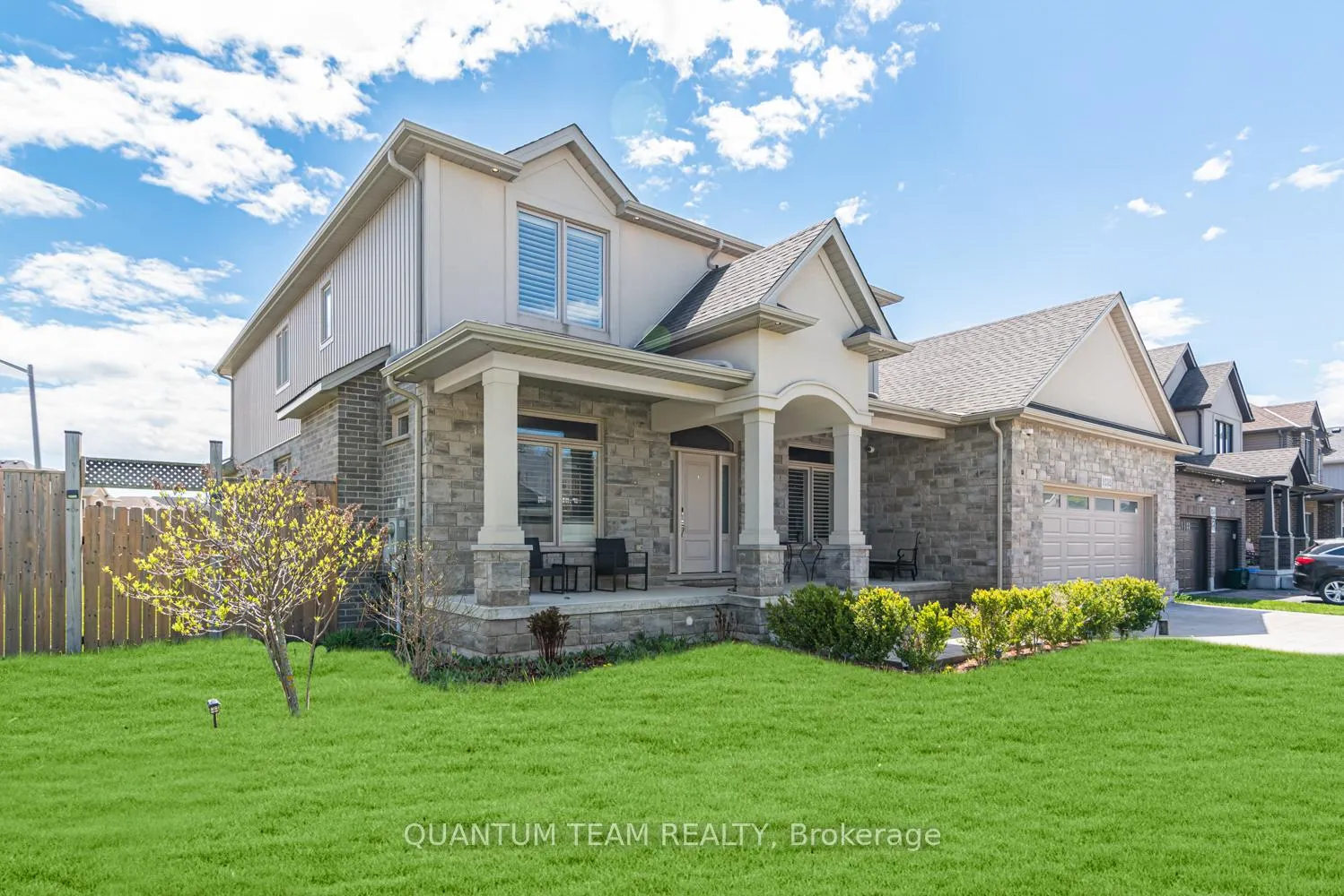 Photo 3 of 9232 Shoveller Drive, Niagara Falls, Forestview — HOMEH