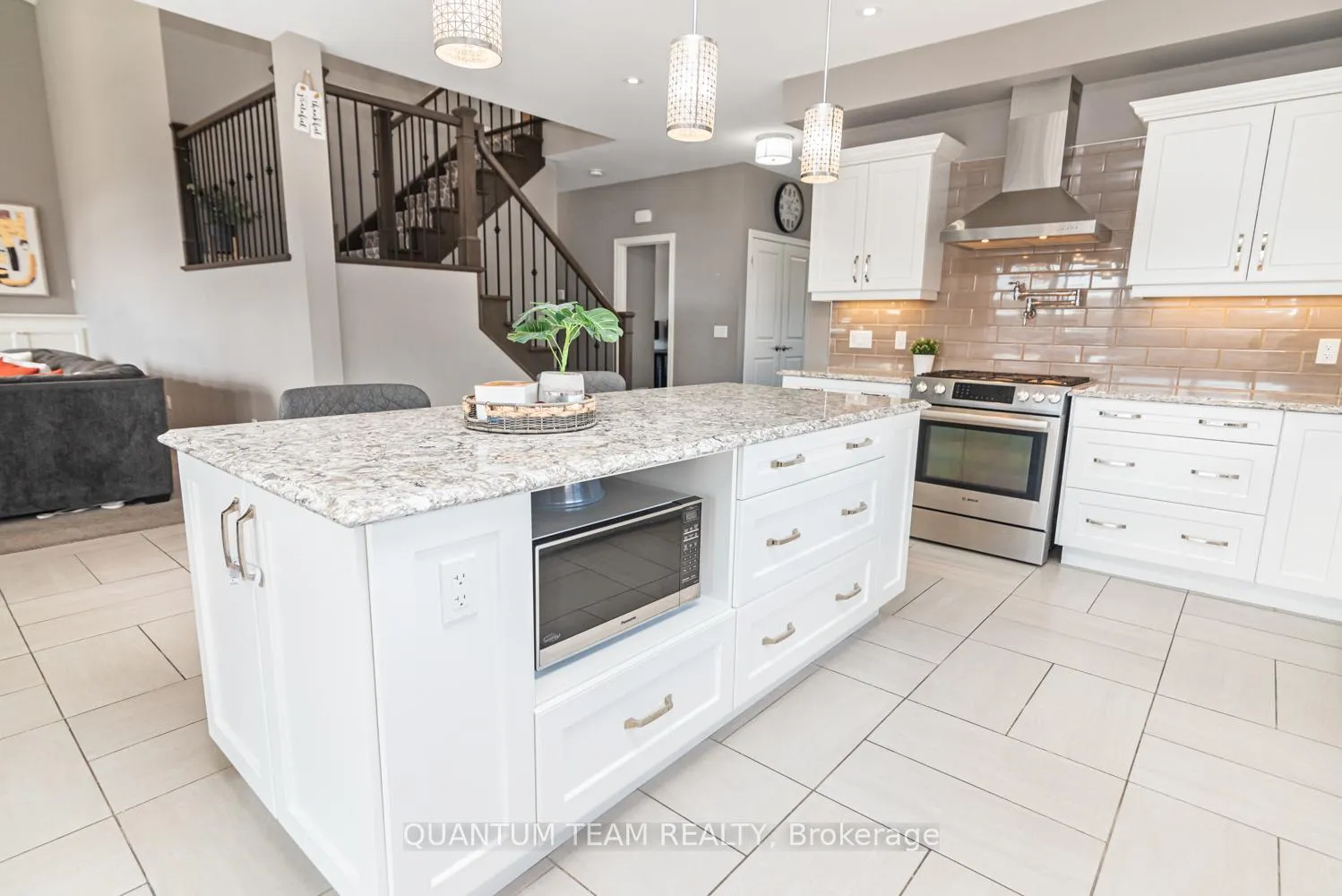 Photo 10 of 9232 Shoveller Drive, Niagara Falls, Forestview — HOMEH