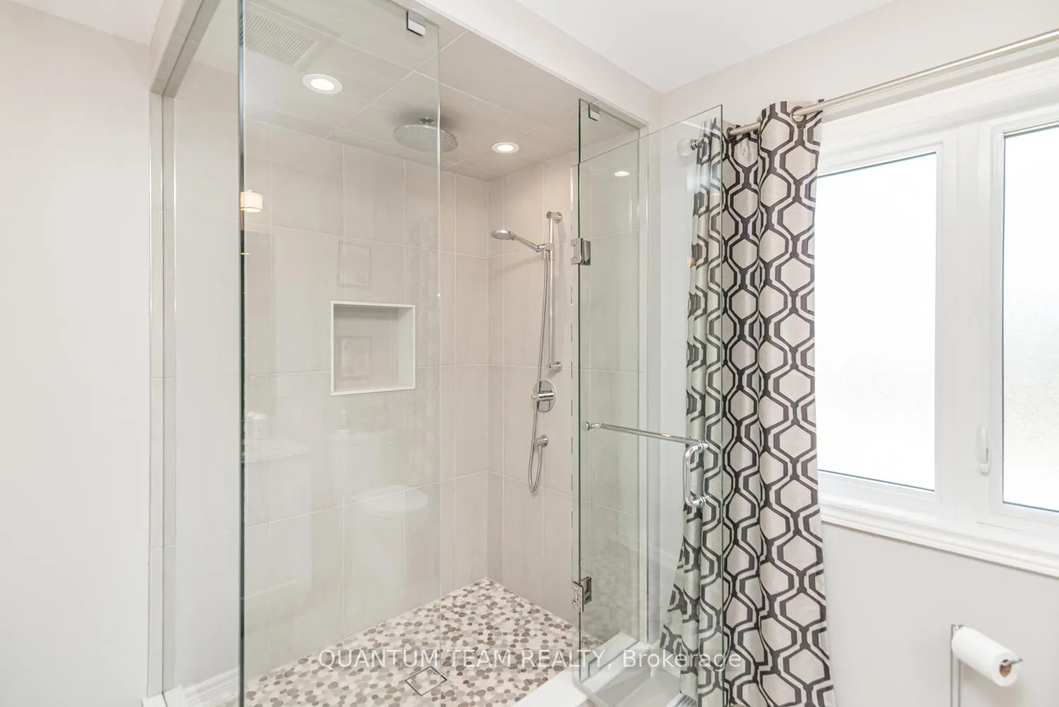 Photo 38 of 9232 Shoveller Drive, Niagara Falls, Forestview — HOMEH