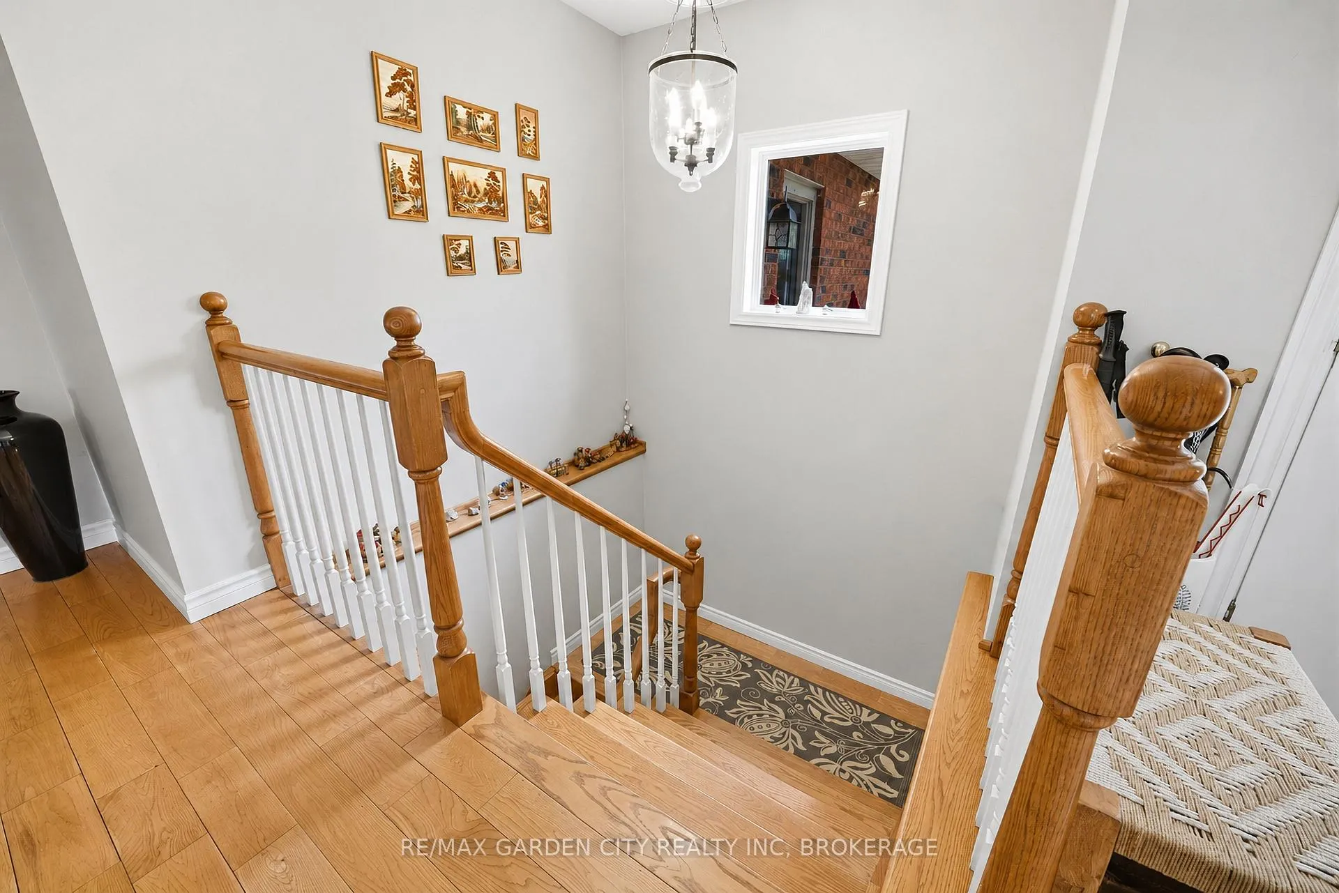 Photo 7 of 13 Third Avenue, St. Catharines, Grapeview — HOMEH