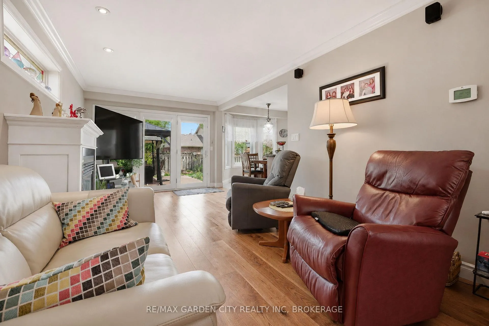 Photo 10 of 13 Third Avenue, St. Catharines, Grapeview — HOMEH