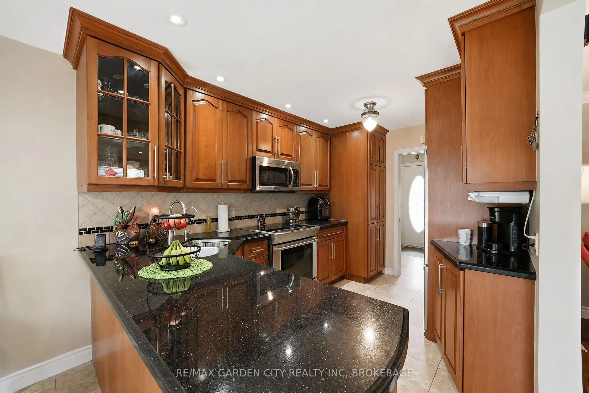 Photo 20 of 13 Third Avenue, St. Catharines, Grapeview — HOMEH