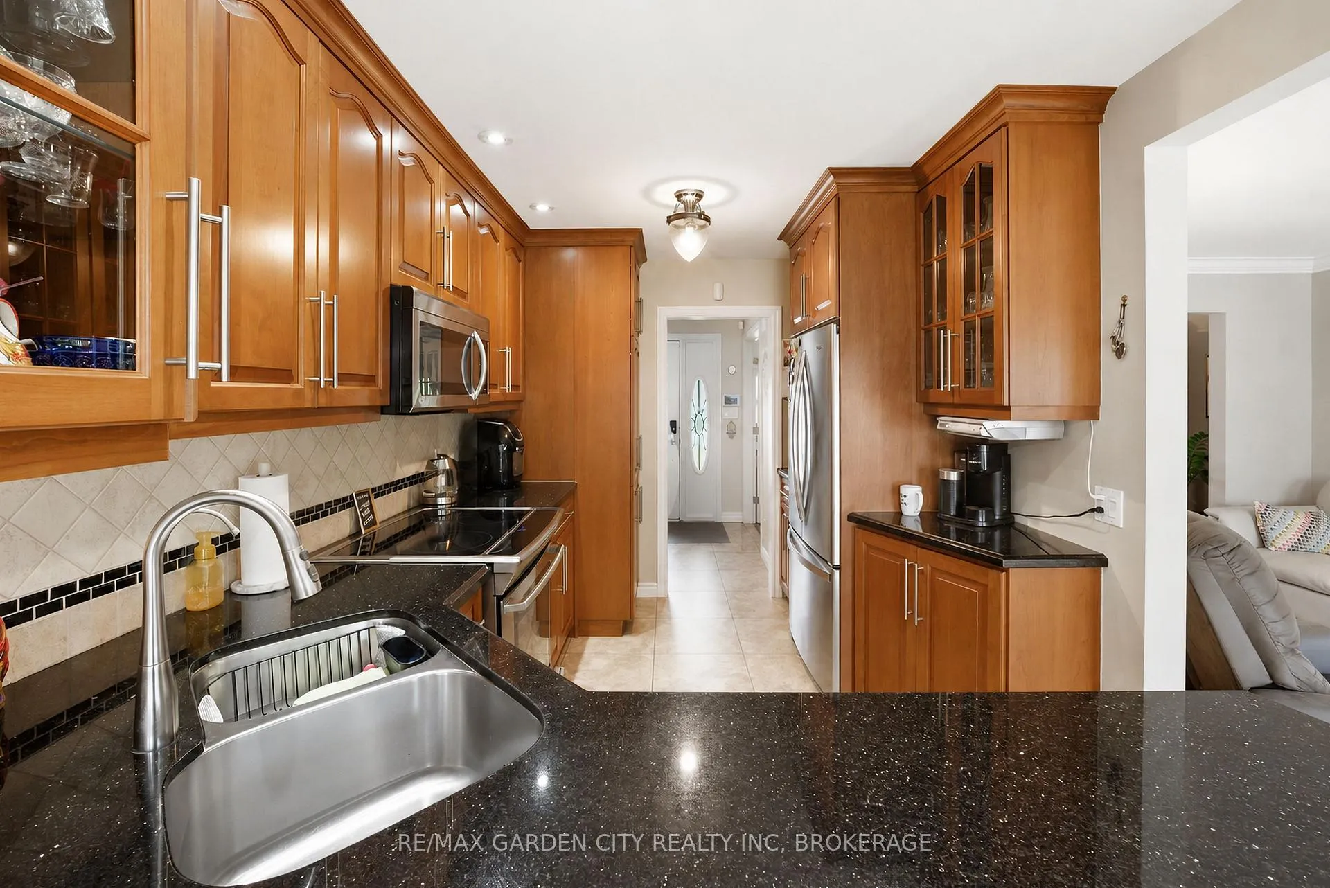Photo 21 of 13 Third Avenue, St. Catharines, Grapeview — HOMEH